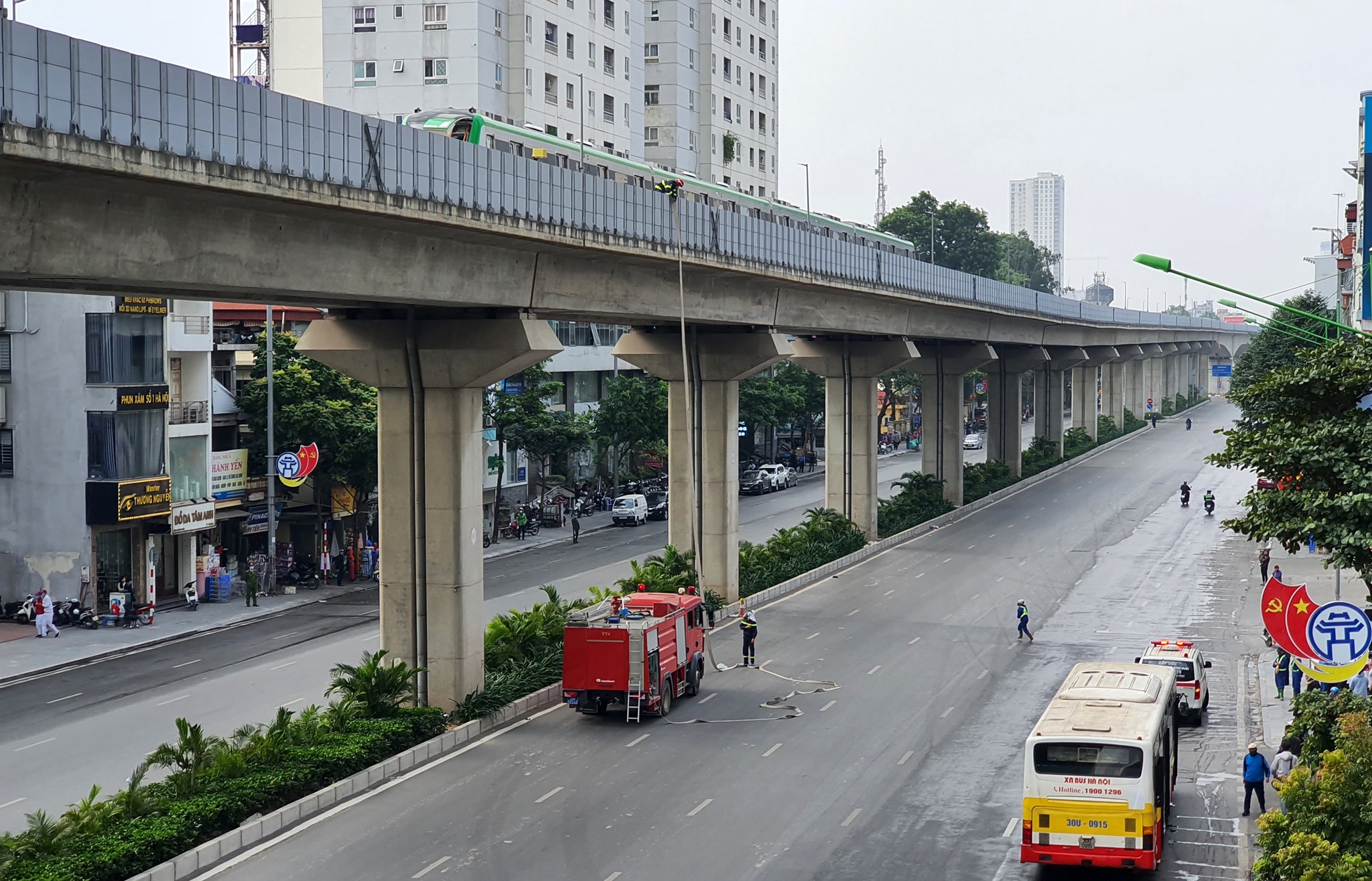 Diễn tập tình huống khẩn cấp trên tuyến đường sắt Cát Linh - Hà Đông - 5 Diễn tập tình huống khẩn cấp trên tuyến đường sắt Cát Linh - Hà Đông - 5