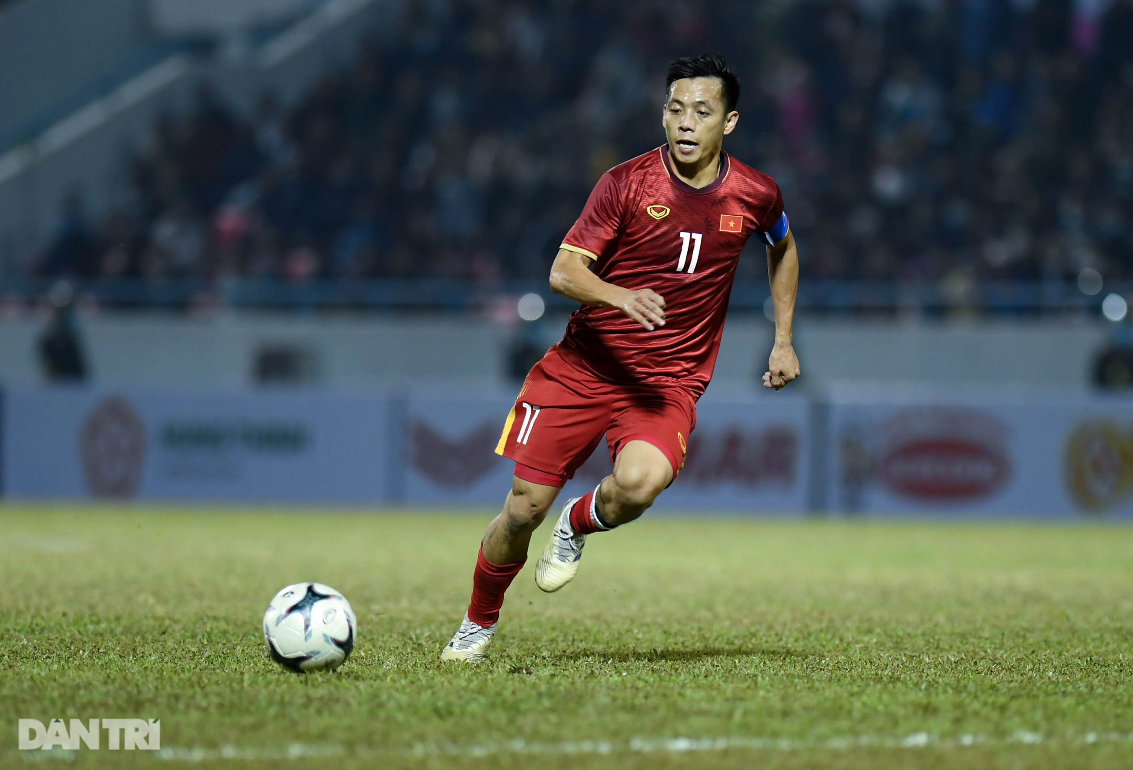 Văn Quyết ghi điểm trong chiến thắng của tuyển Việt Nam trước đàn em U22 - 7 Văn Quyết ghi điểm trong chiến thắng của tuyển Việt Nam trước đàn em U22 - 7