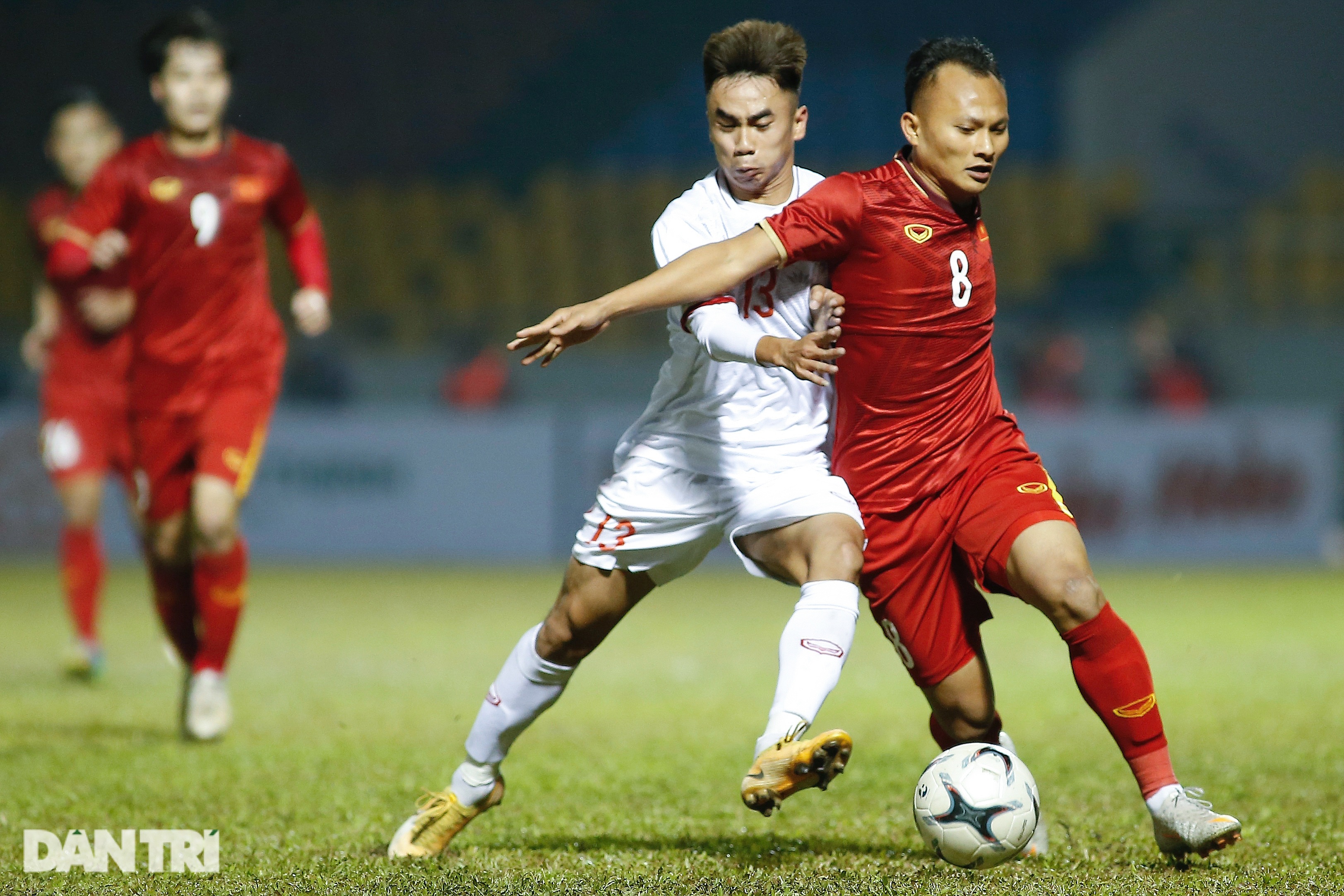 Tuyển Việt Nam khổ sở vì màn trình diễn không nể nang của đàn em U22 - 18 Tuyển Việt Nam khổ sở vì màn trình diễn không nể nang của đàn em U22 - 18