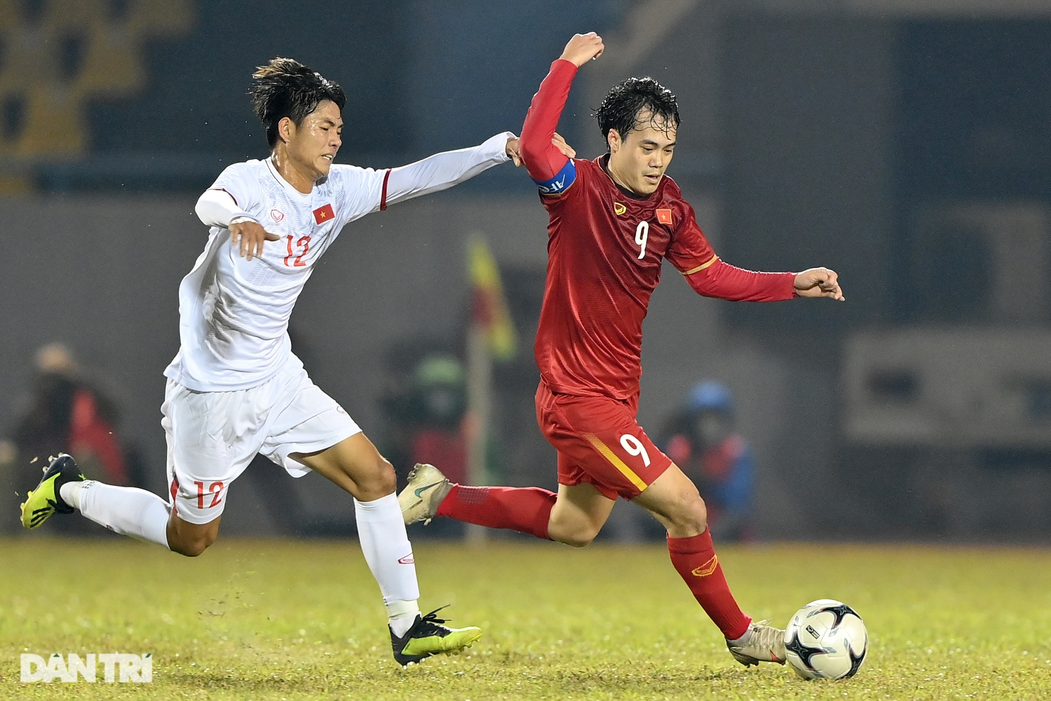 Văn Quyết ghi điểm trong chiến thắng của tuyển Việt Nam trước đàn em U22 - 22 Văn Quyết ghi điểm trong chiến thắng của tuyển Việt Nam trước đàn em U22 - 22