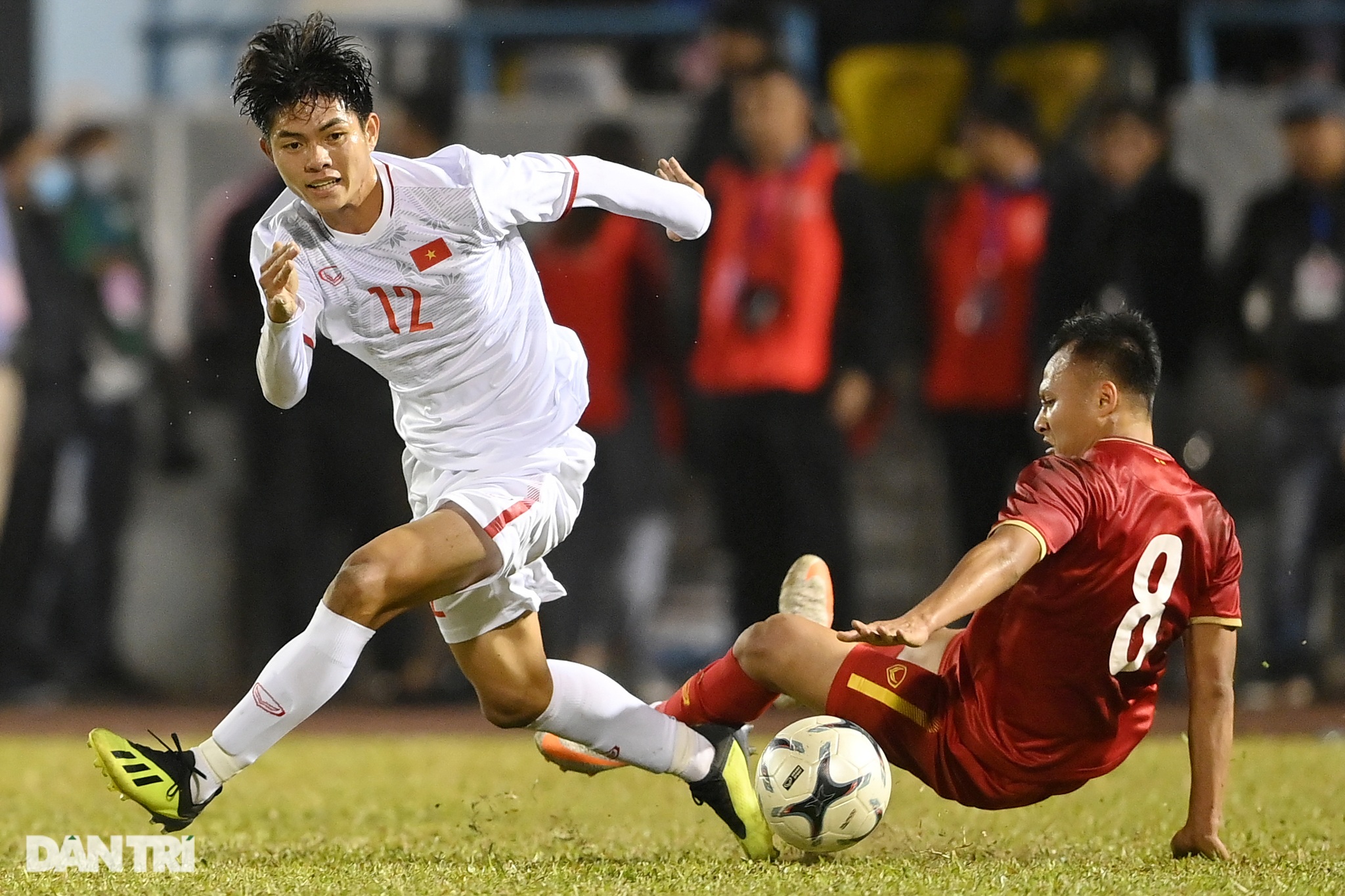 Tuyển Việt Nam khổ sở vì màn trình diễn không nể nang của đàn em U22 - 19 Tuyển Việt Nam khổ sở vì màn trình diễn không nể nang của đàn em U22 - 19