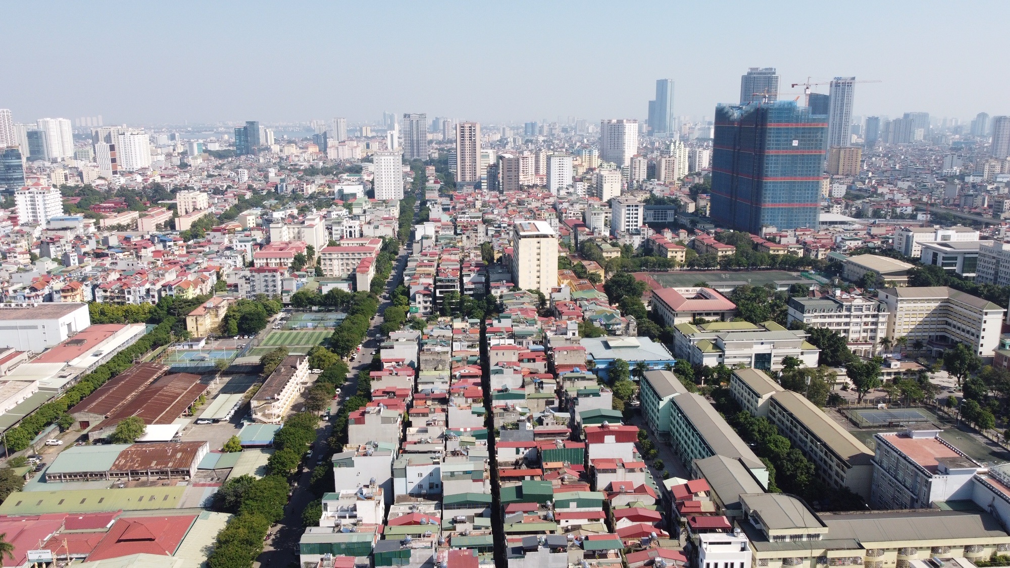 GS. Đặng Hùng Võ: Bất động sản tăng giá, nhiều chủ đầu tư om hàng - 10 GS. Đặng Hùng Võ: Bất động sản tăng giá, nhiều chủ đầu tư om hàng - 10