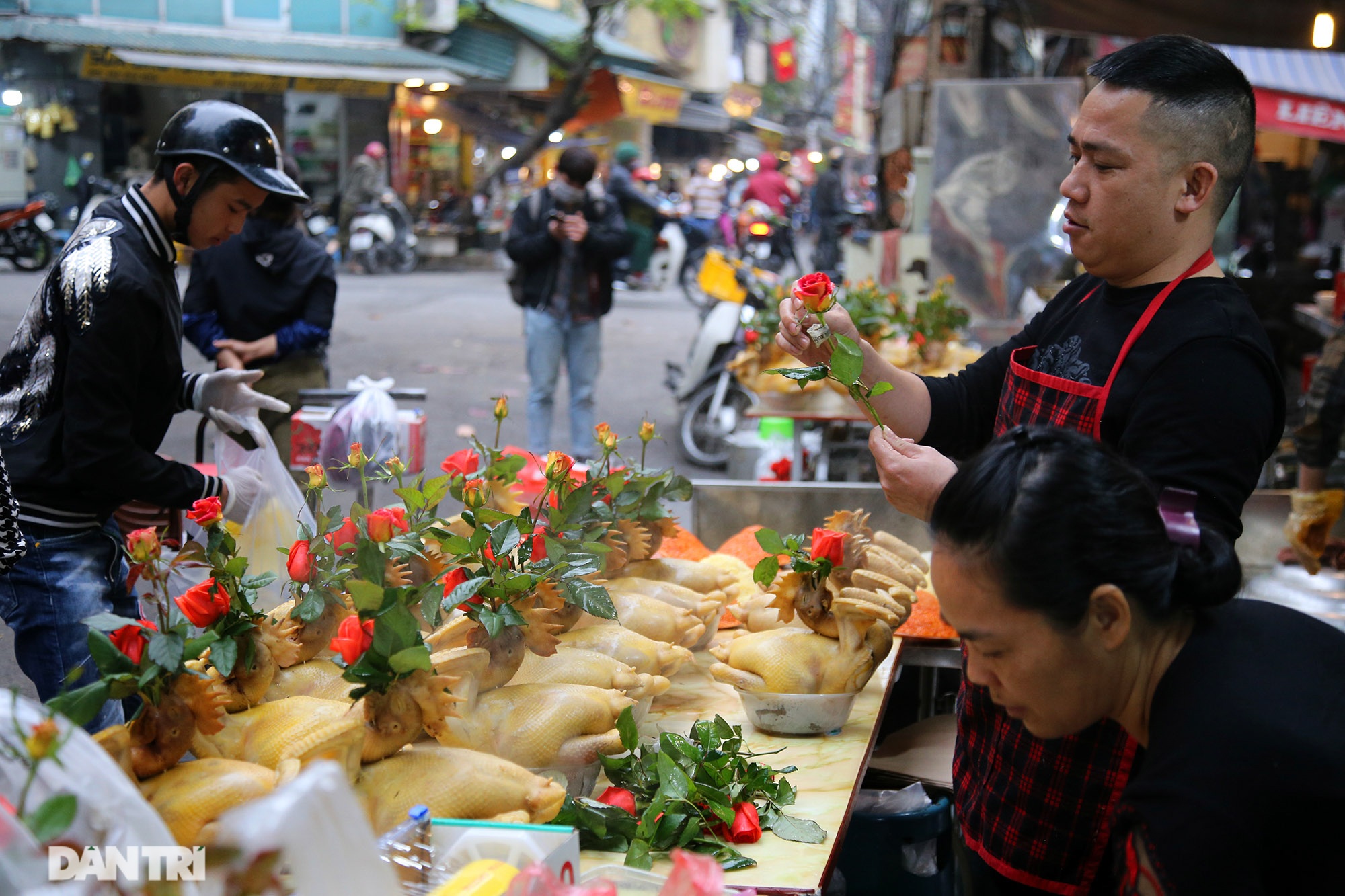 Chợ phố cổ sôi động trong ngày rằm cuối cùng năm Canh Tý - 5