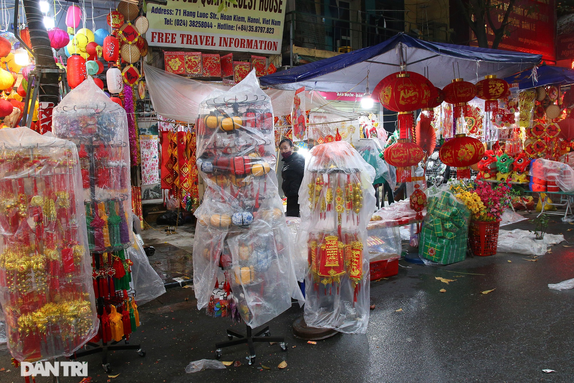 Chợ hoa chợ Tết ở Hà Nội hiu hắt vì dịch Covid-19 - 2 Chợ hoa chợ Tết ở Hà Nội hiu hắt vì dịch Covid-19 - 2