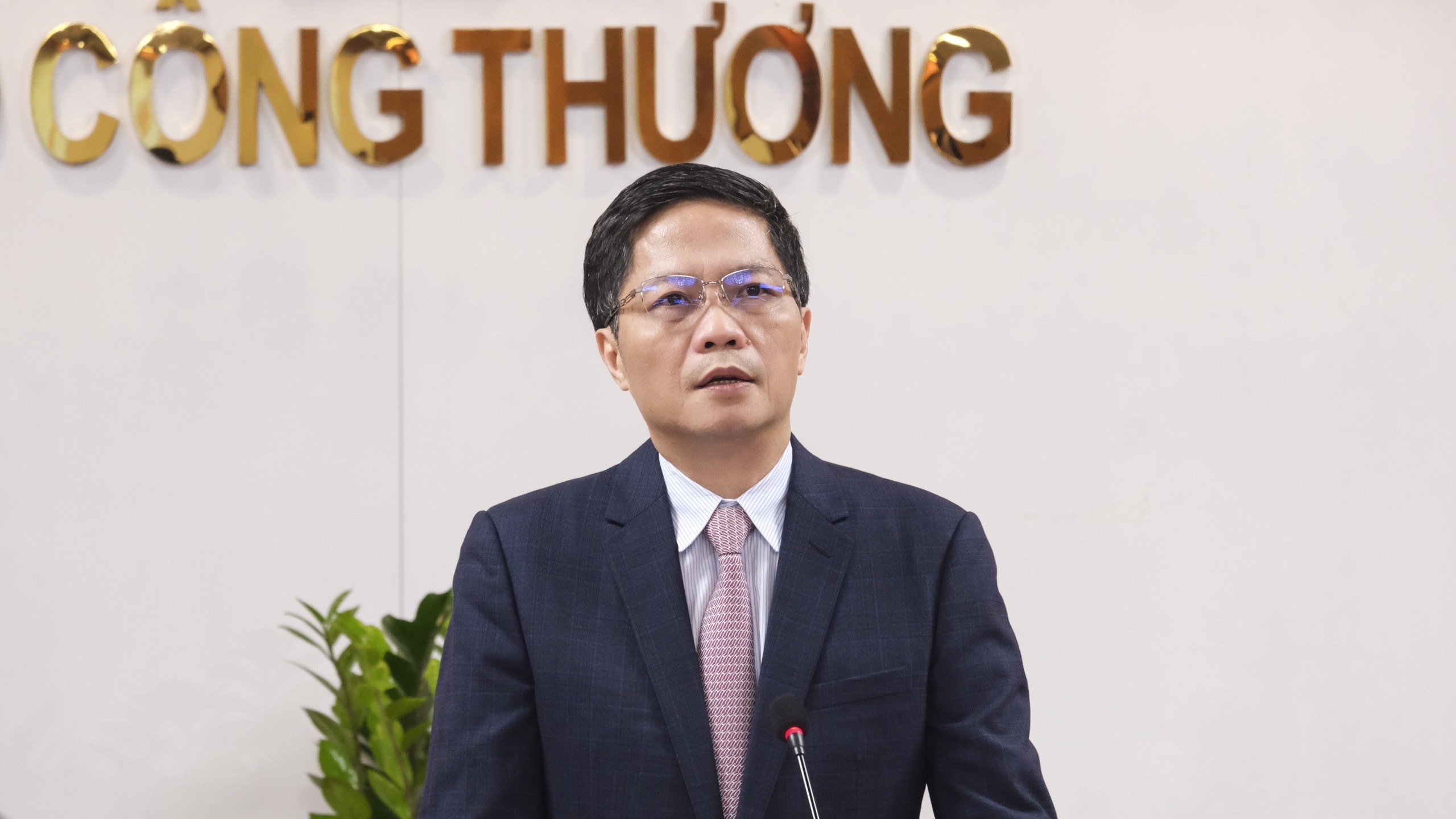 Tân Trưởng Ban Kinh tế TƯ chia sẻ về cơ hội bứt phá của kinh tế Việt Nam - 14 Tân Trưởng Ban Kinh tế TƯ chia sẻ về cơ hội bứt phá của kinh tế Việt Nam - 14