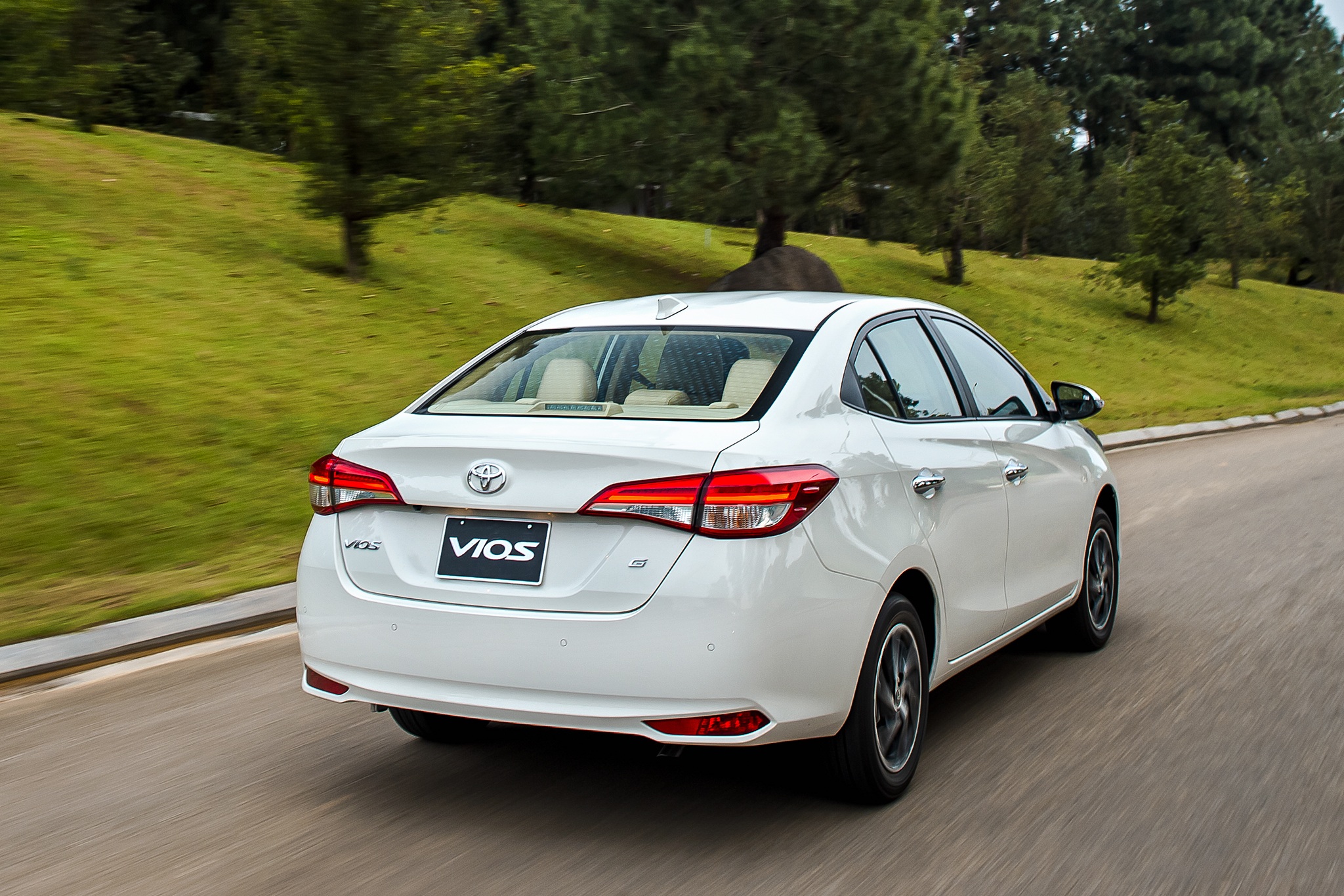 Toyota Vios 2021 thêm bản phong cách thể thao GR-S, giá cao nhất 638 ...