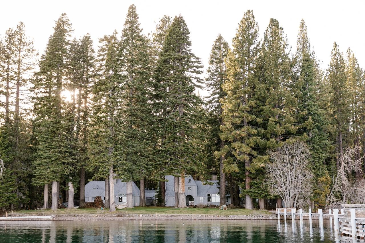 View - Hai căn nhà "bí mật" bên hồ của ông chủ Facebook Mark Zuckerberg | Báo Dân trí