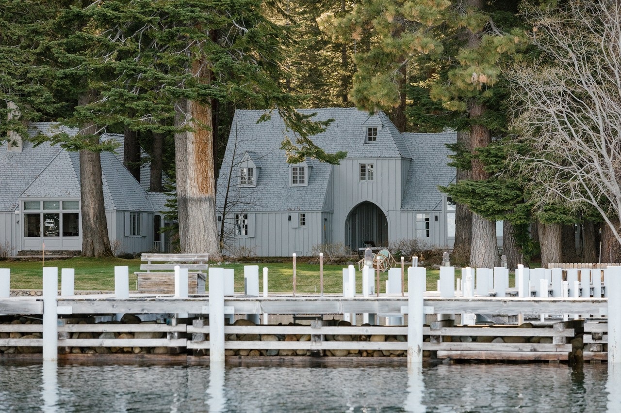 View - Hai căn nhà "bí mật" bên hồ của ông chủ Facebook Mark Zuckerberg | Báo Dân trí