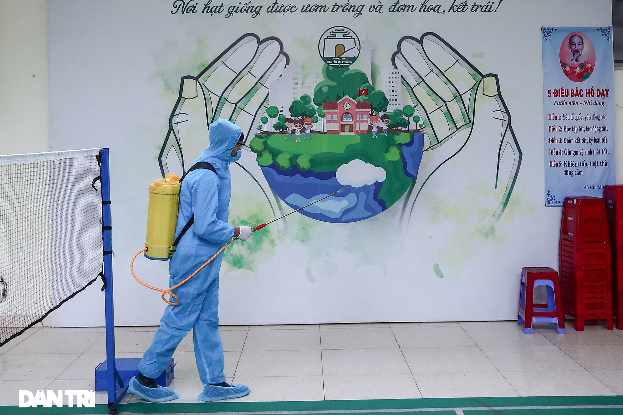 Các trường ở Hà Nội dọn dẹp vệ sinh, sẵn sàng đón học sinh đi học trở lại - 9 Các trường ở Hà Nội dọn dẹp vệ sinh, sẵn sàng đón học sinh đi học trở lại - 9
