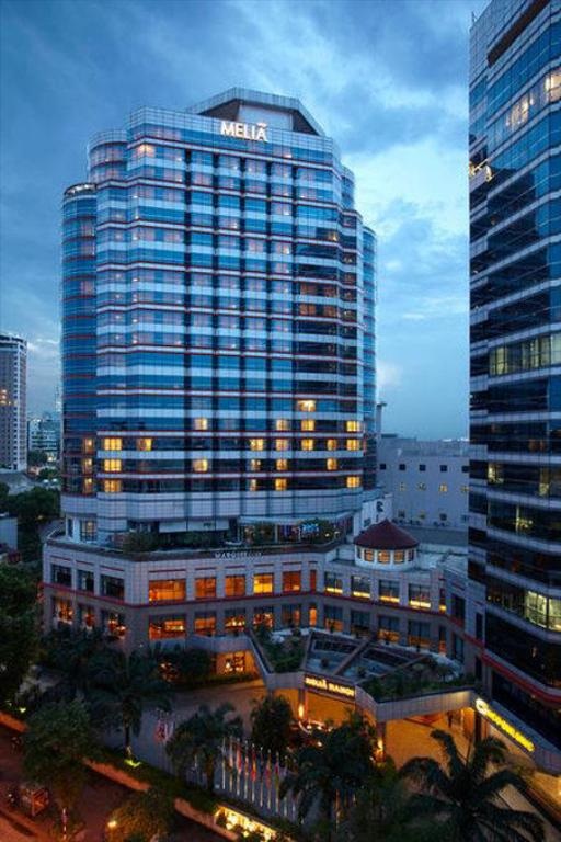 Khách sạn Melia Hà Nội: Vén màn bí mật nhờ... cổ tức - 5 Khách sạn Melia Hà Nội: Vén màn bí mật nhờ... cổ tức - 5