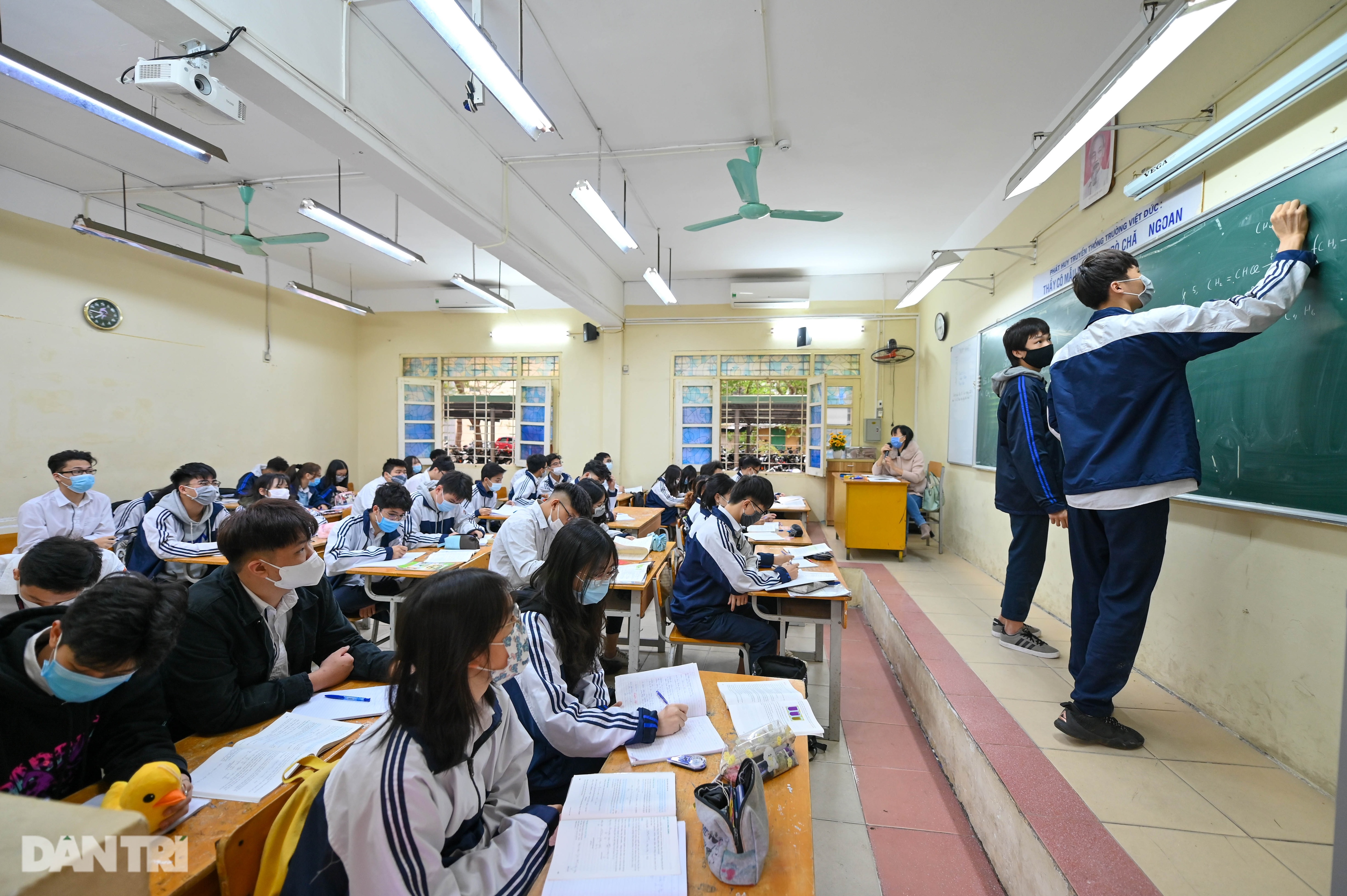 Các trường ở Hà Nội đảm bảo an toàn phòng dịch đón học sinh trở lại học tập - 19