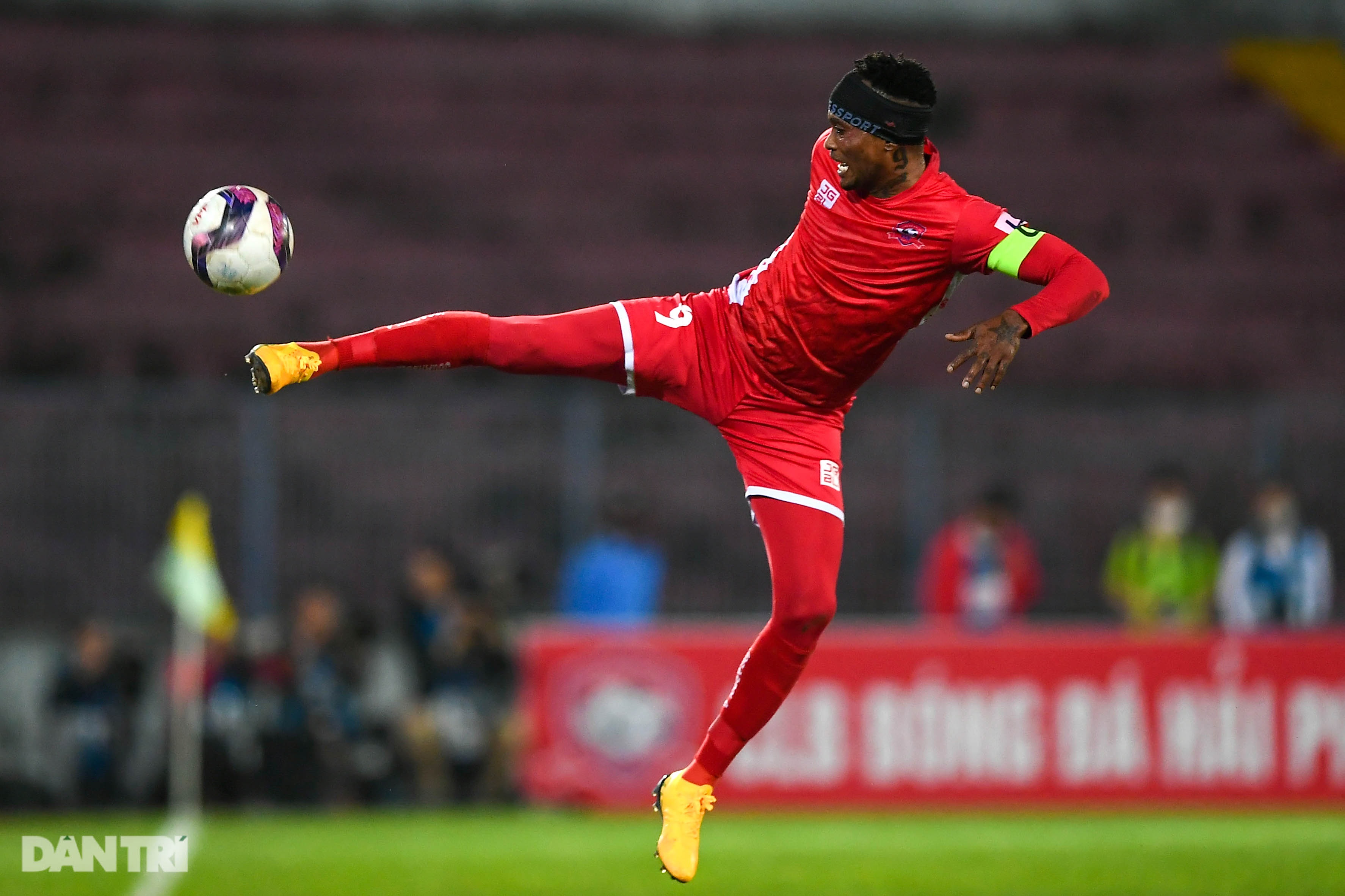 Người hùng Tấn Trường giúp CLB Hà Nội có 3 điểm đầu tiên ở V-League - 22 Người hùng Tấn Trường giúp CLB Hà Nội có 3 điểm đầu tiên ở V-League - 22