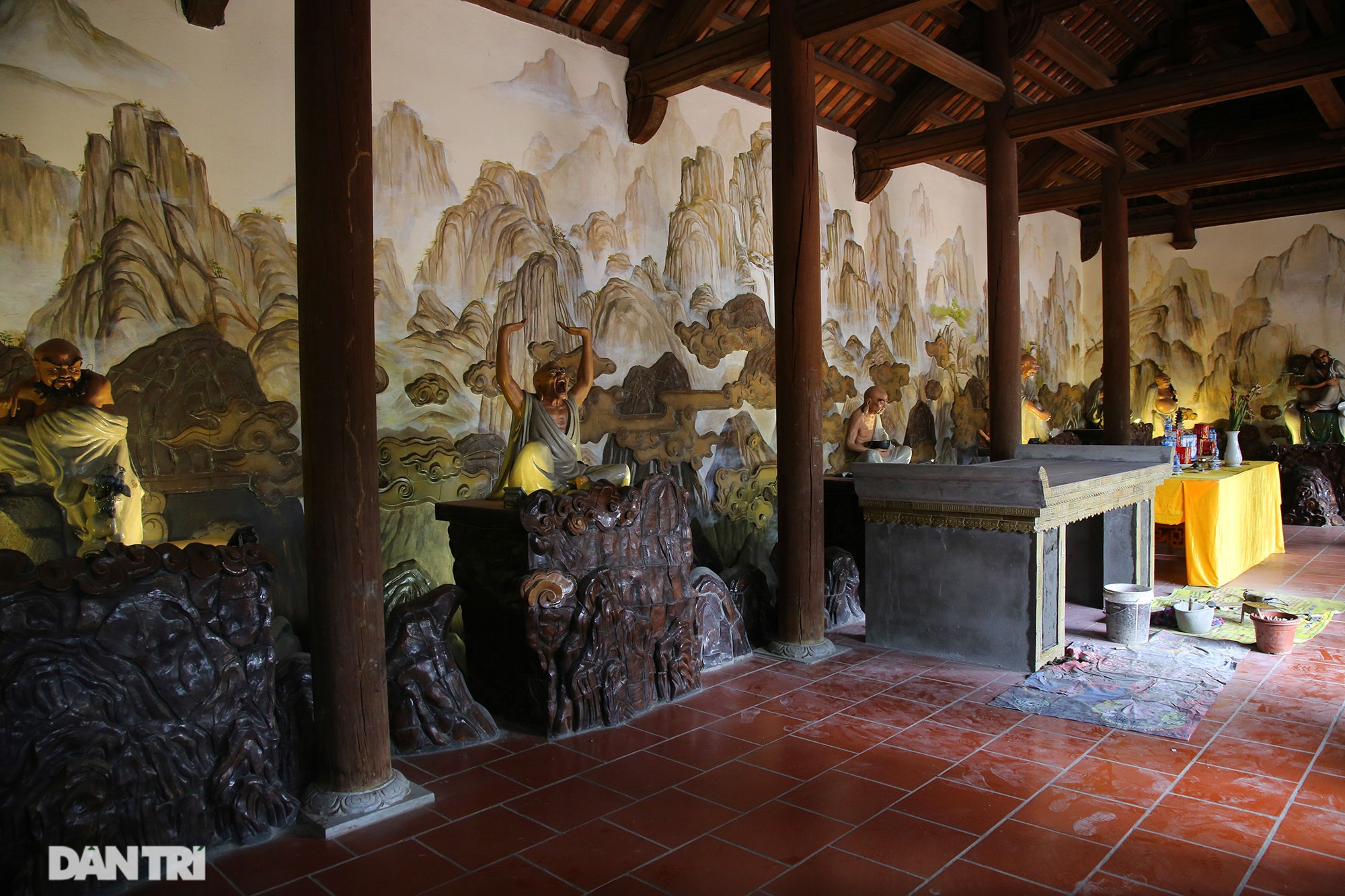 Ceramic pagoda built from thousands of traditional handicrafts in Bat Trang - 14