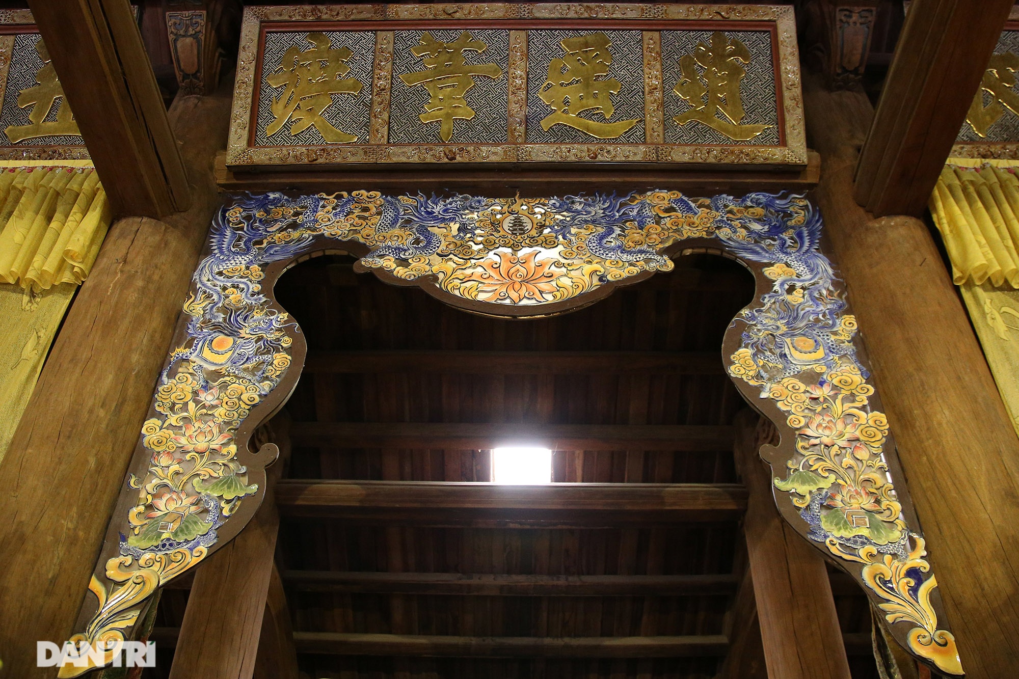 Ceramic pagoda built from tens of thousands of traditional handicrafts in Bat Trang - 7