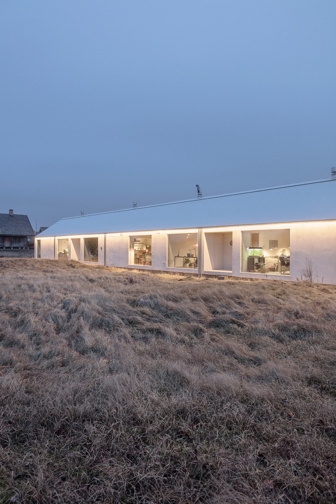 View - Ngôi nhà đẹp lạ như cồn muối, "ôm trọn" cả thiên nhiên | Báo Dân trí