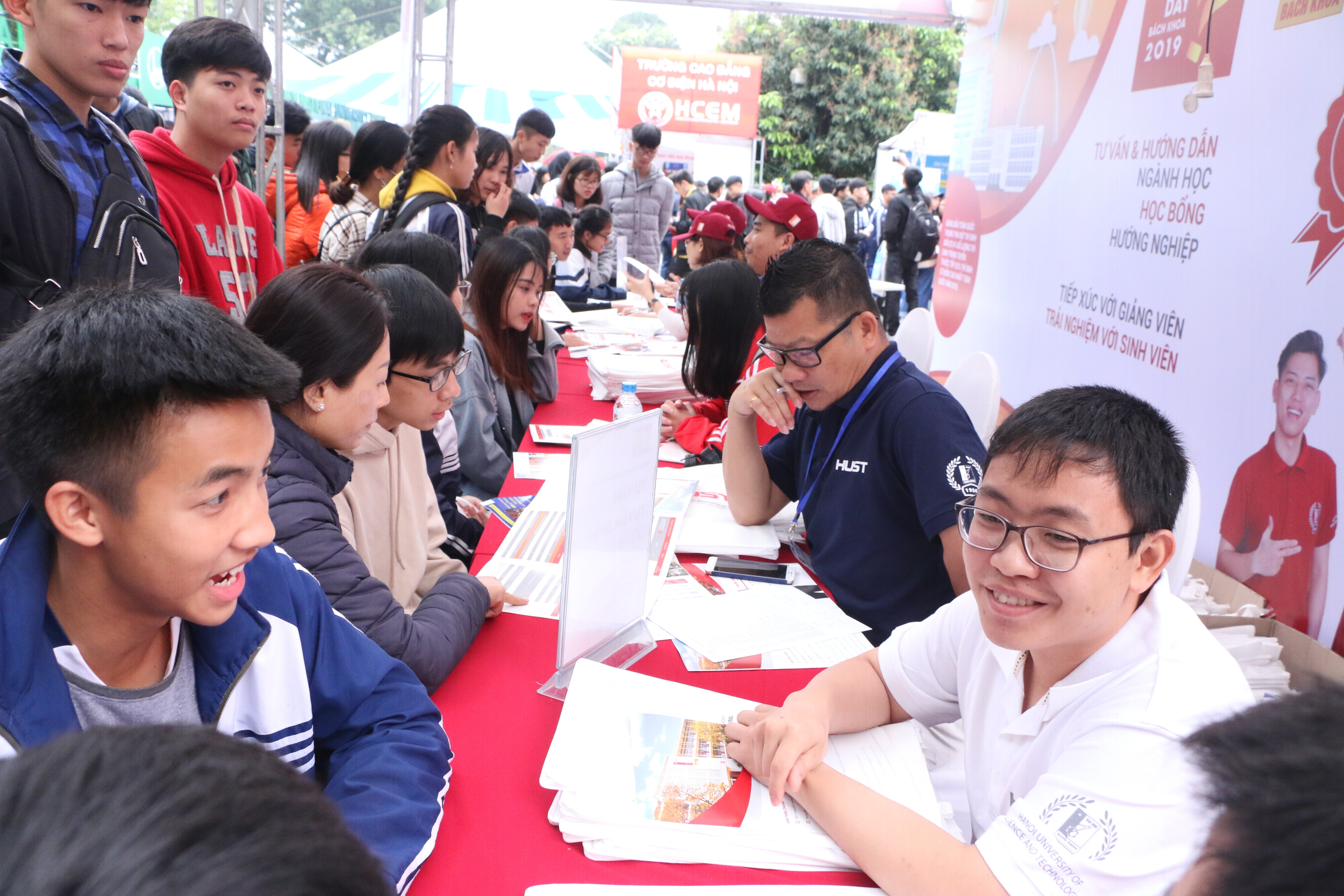 Đề xuất giảm lệ phí xét tuyển ĐH,CĐ còn 25.000 đồng/nguyện vọng - 1 Đề xuất giảm lệ phí xét tuyển ĐH,CĐ còn 25.000 đồng/nguyện vọng - 1