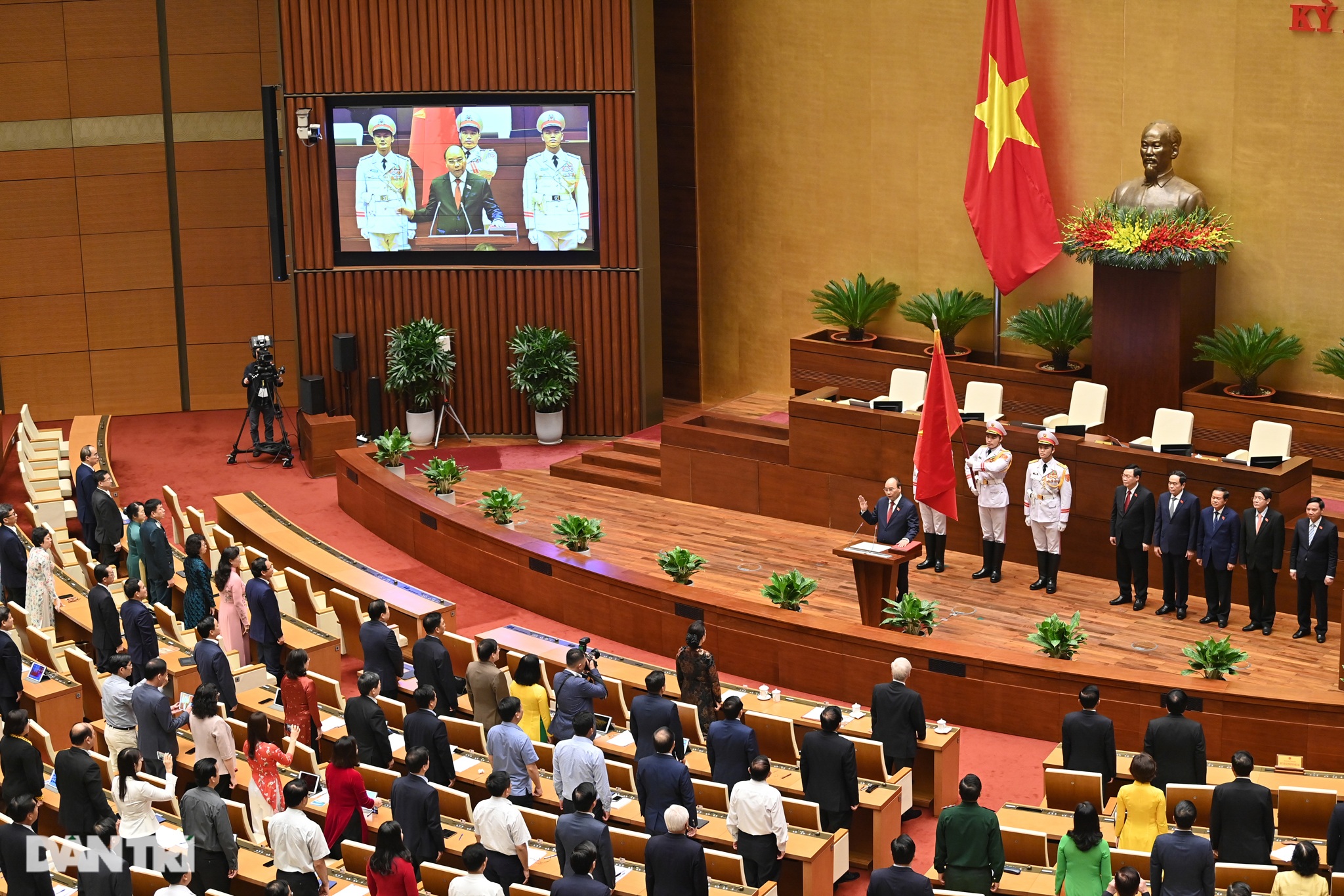Toàn cảnh lễ tuyên thệ nhậm chức của tân Chủ tịch nước, tân Thủ tướng - 1 Toàn cảnh lễ tuyên thệ nhậm chức của tân Chủ tịch nước, tân Thủ tướng - 1