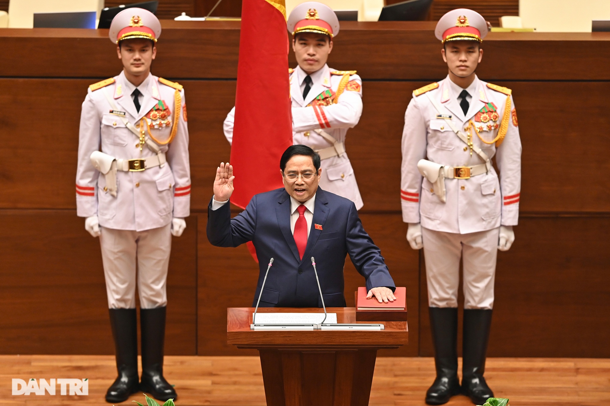 Toàn cảnh lễ tuyên thệ nhậm chức của tân Chủ tịch nước, tân Thủ tướng - 9 Toàn cảnh lễ tuyên thệ nhậm chức của tân Chủ tịch nước, tân Thủ tướng - 9