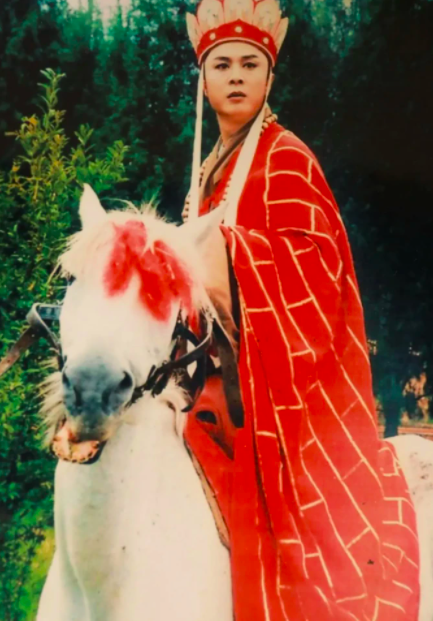 Cuộc sống mưu sinh nhọc nhằn của “Đường Tăng” điển trai nhất “Tây Du Ký”