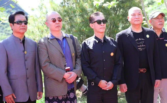 Cuộc sống mưu sinh nhọc nhằn của “Đường Tăng” điển trai nhất “Tây Du Ký”