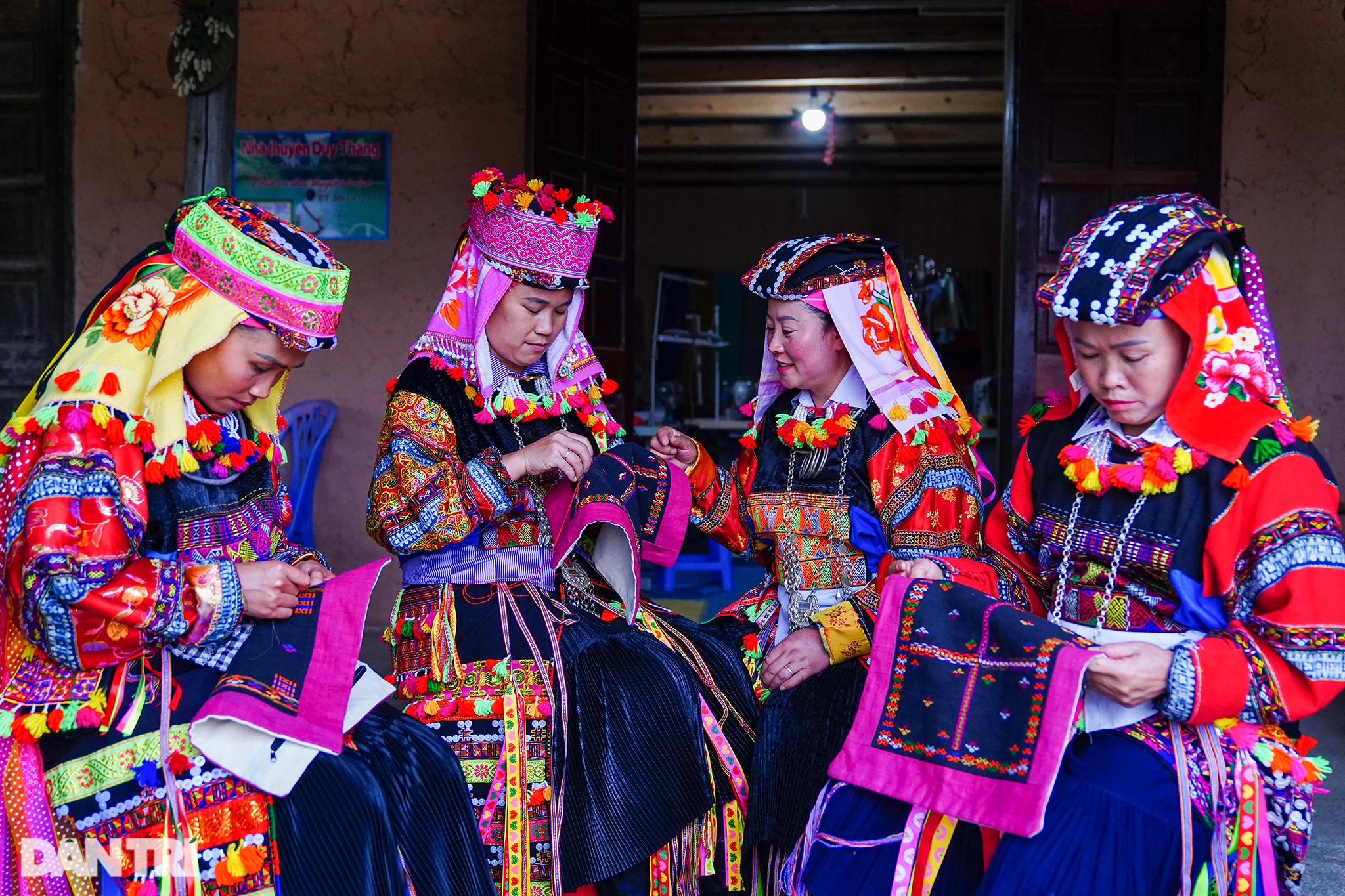 The majesty along the road of happiness on the rocky plateau of Ha Giang - 11