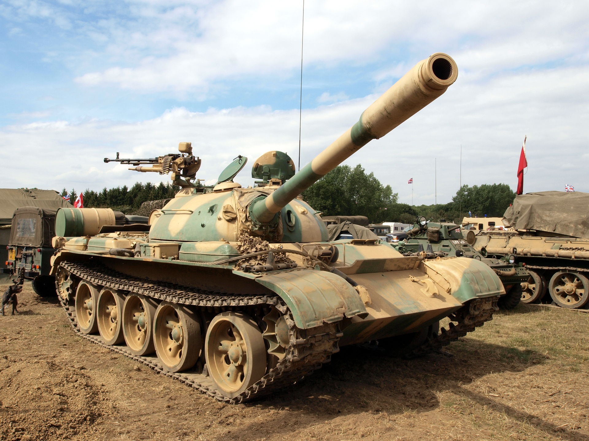Húc đổ tung cổng Dinh Độc Lập, xe tăng T-59 thiện chiến ra sao? - 4