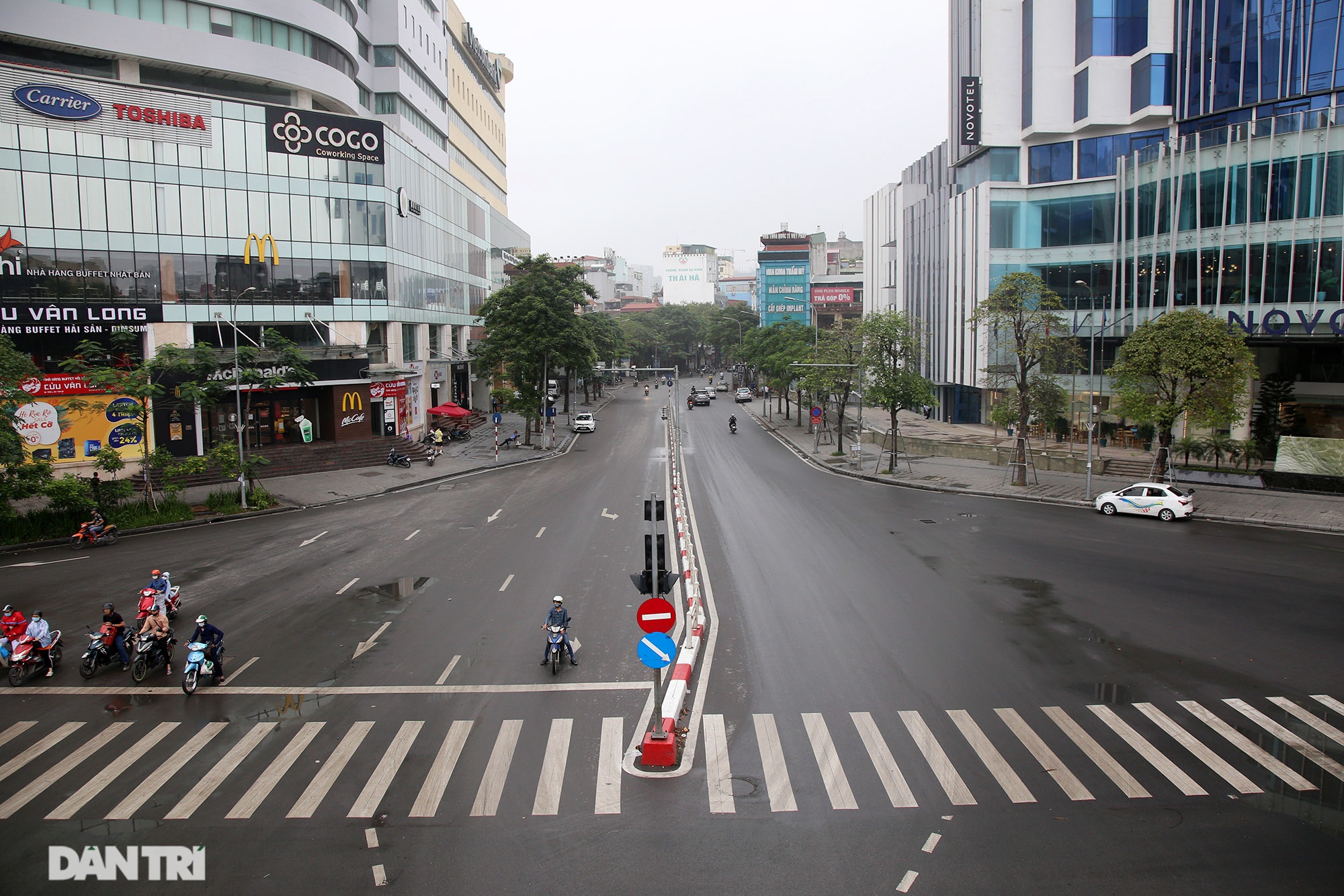 Lo ngại dịch bệnh Covid-19 lây lan, người dân Hà Nội cố thủ trong nhà - 5 Lo ngại dịch bệnh Covid-19 lây lan, người dân Hà Nội cố thủ trong nhà - 5