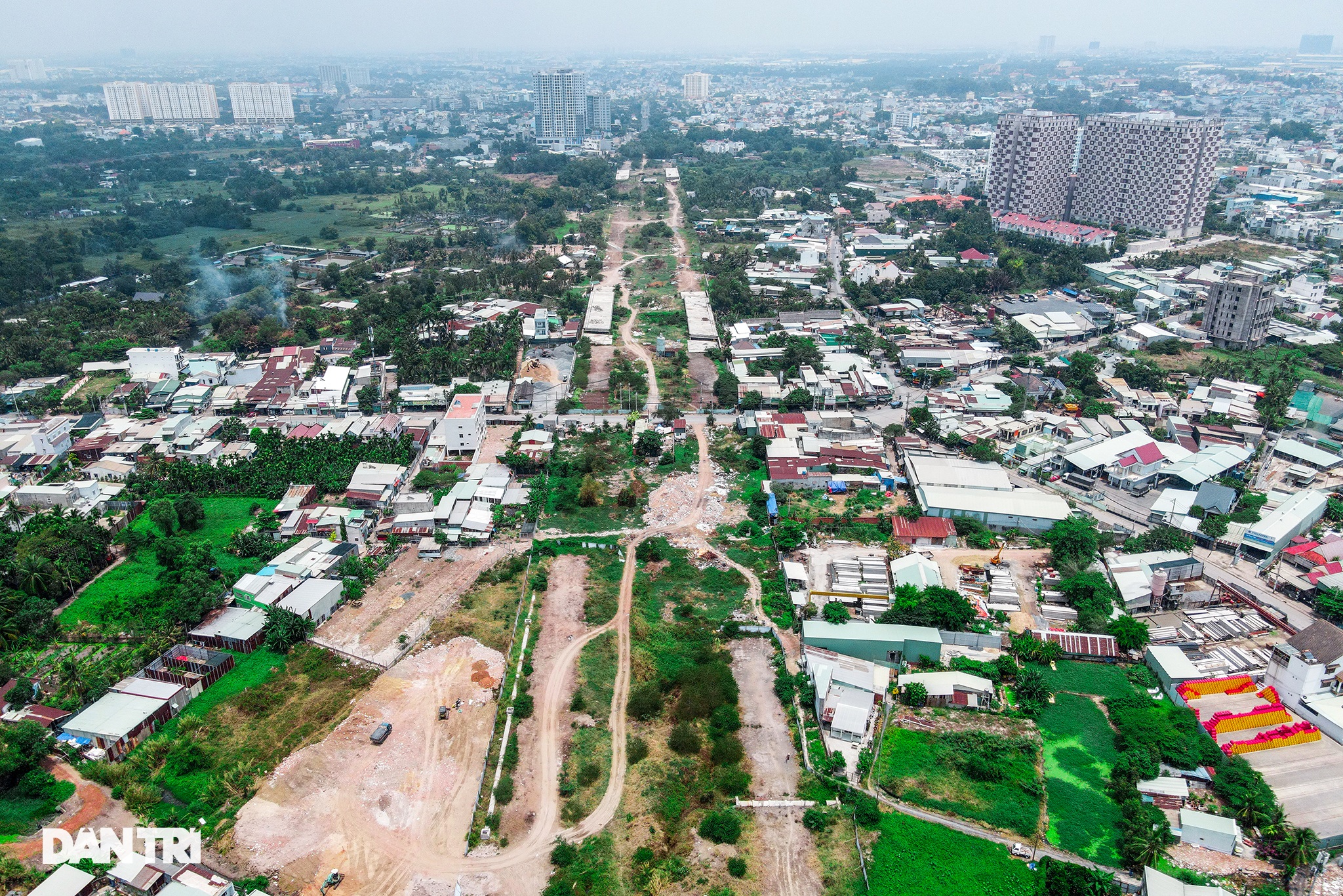 TPHCM đang mặc chiếc áo quá chật so với cơ thể đang lớn nhanh - 3 TPHCM đang mặc chiếc áo quá chật so với cơ thể đang lớn nhanh - 3