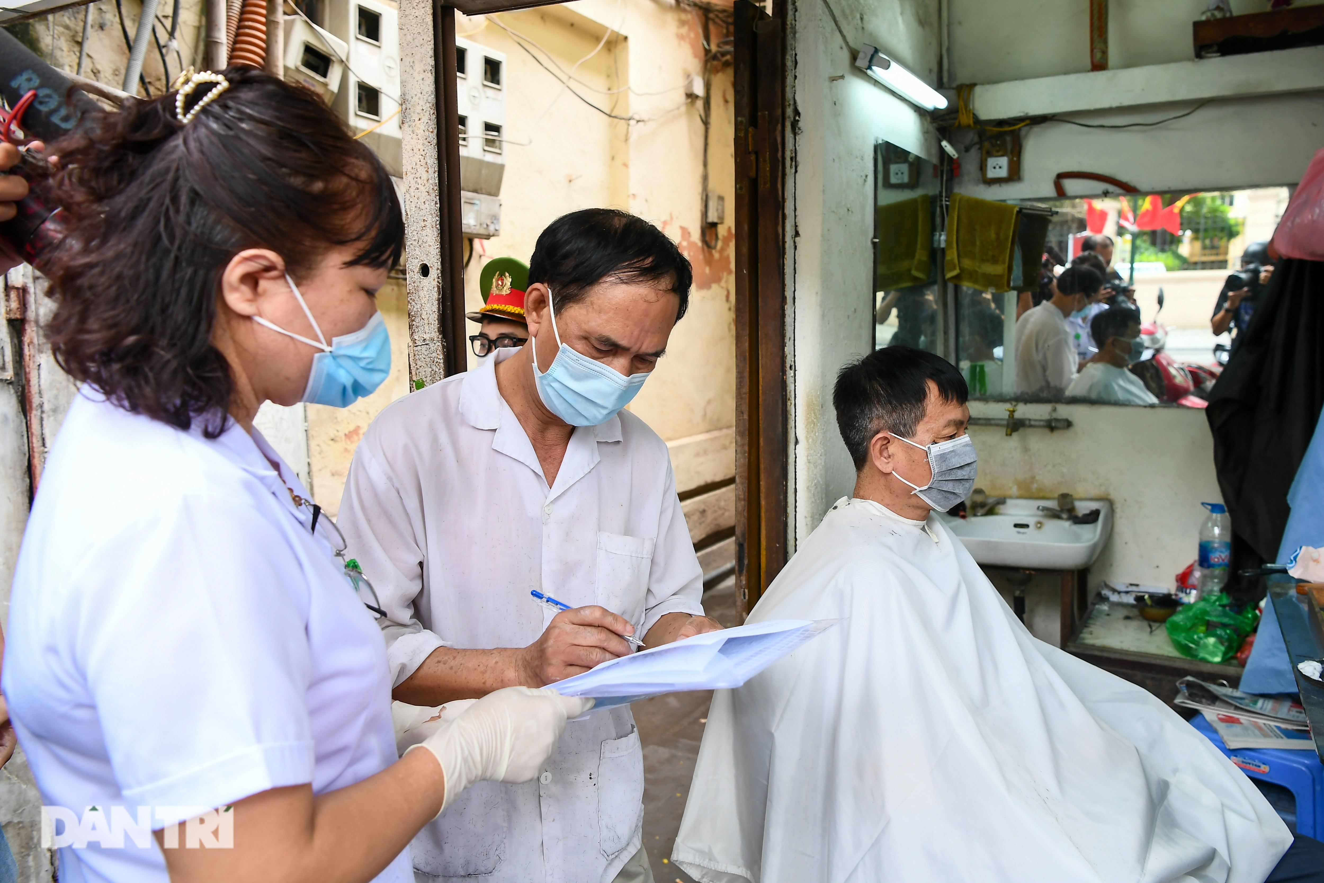 Nhà hàng quán ăn ở Hà Nội cháy hàng giao về, dừng đón khách từ 12h trưa - 7