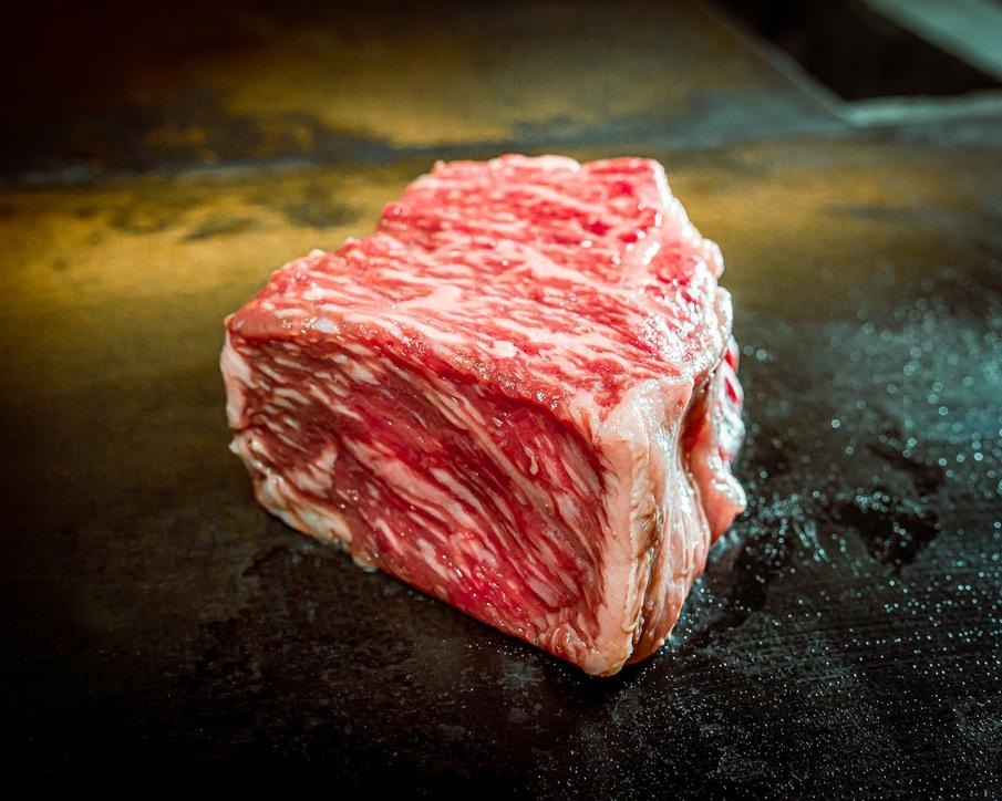 Thịt bò Wagyu hiếm nhất thế giới, giá gần 7 triệu đồng/miếng