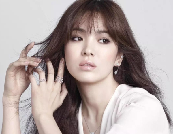 Choáng trước thu nhập khủng và khối tài sản của Song Hye Kyo - 1