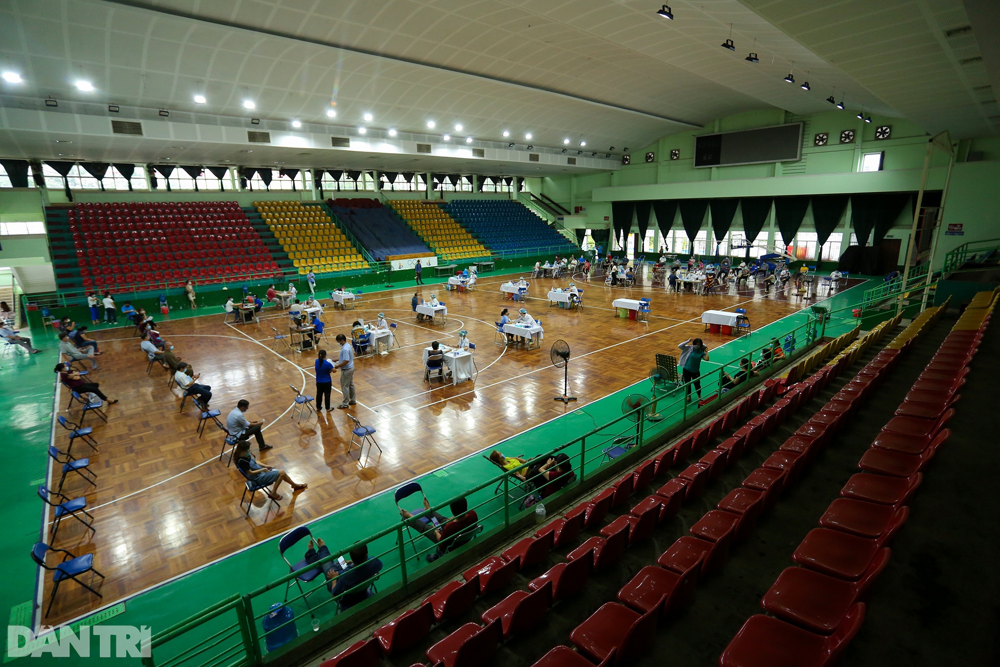 TPHCM dùng trường học, nhà thi đấu để tiêm vắc xin Covid-19 cho 1 triệu dân - 7 TPHCM dùng trường học, nhà thi đấu để tiêm vắc xin Covid-19 cho 1 triệu dân - 7