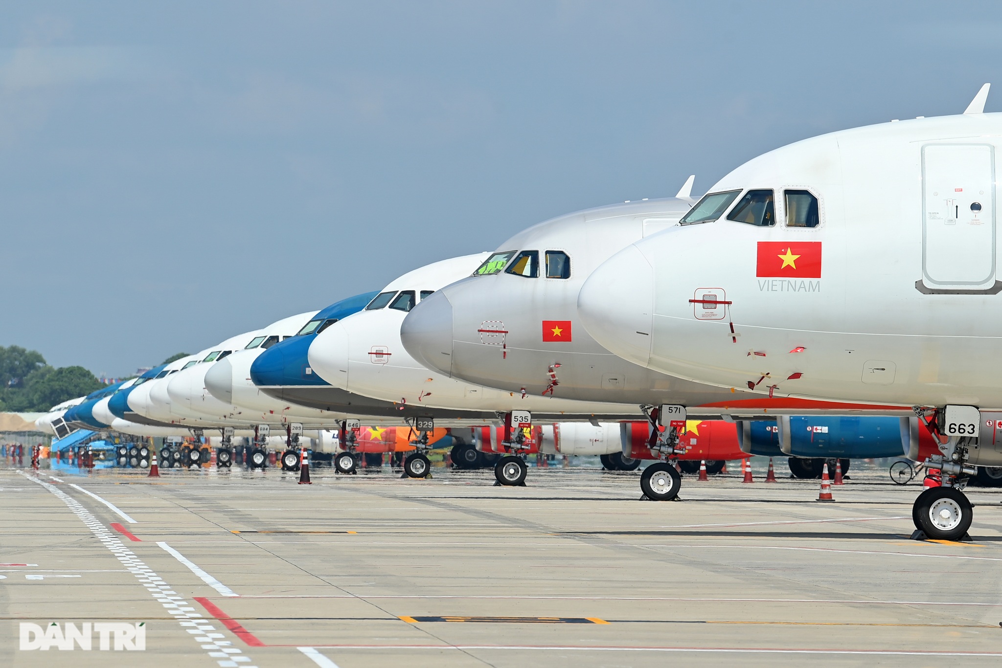 Ám ảnh hàng trăm tàu bay "đắp chiếu" nằm la liệt tại Nội Bài, Tân Sơn Nhất