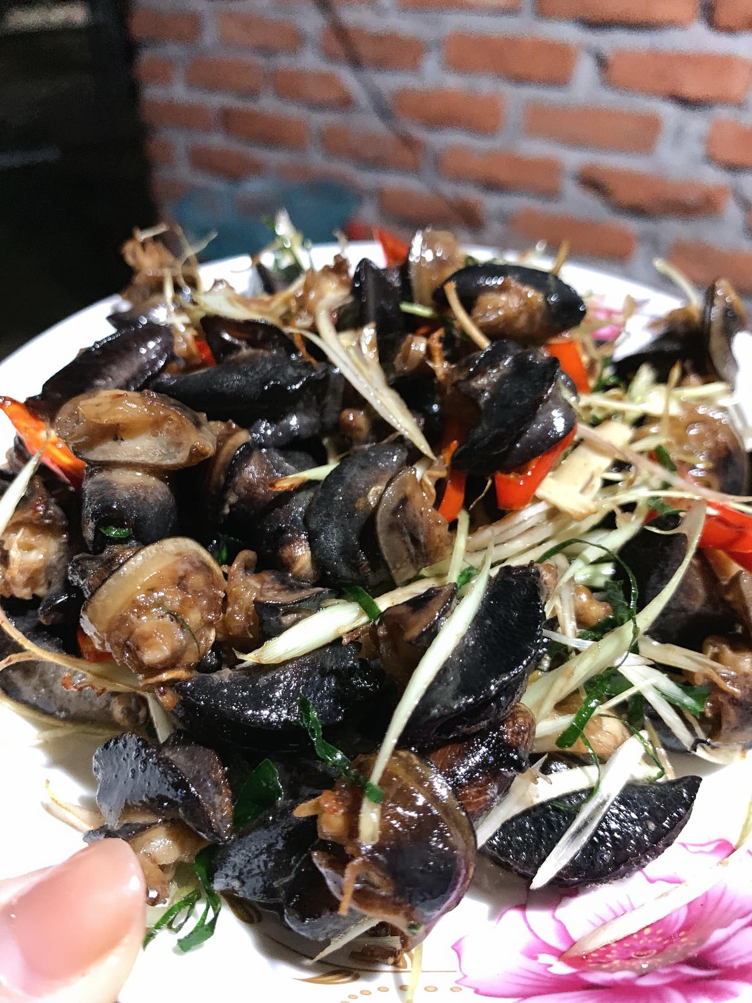 Món nhậu khoái khẩu từ ốc sên hấp dẫn thực khách Việt - 5