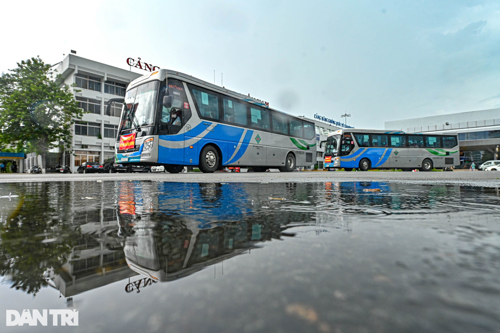 Chuyến bay đầu đời và quyết tâm chống dịch của sinh viên Đại học Y Hà Nội - 17