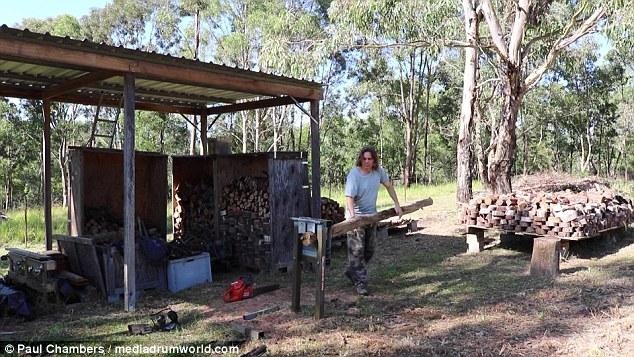 Cặp đôi làm nhà từ container, sống không mất tiền điện, nước mỗi tháng - 9