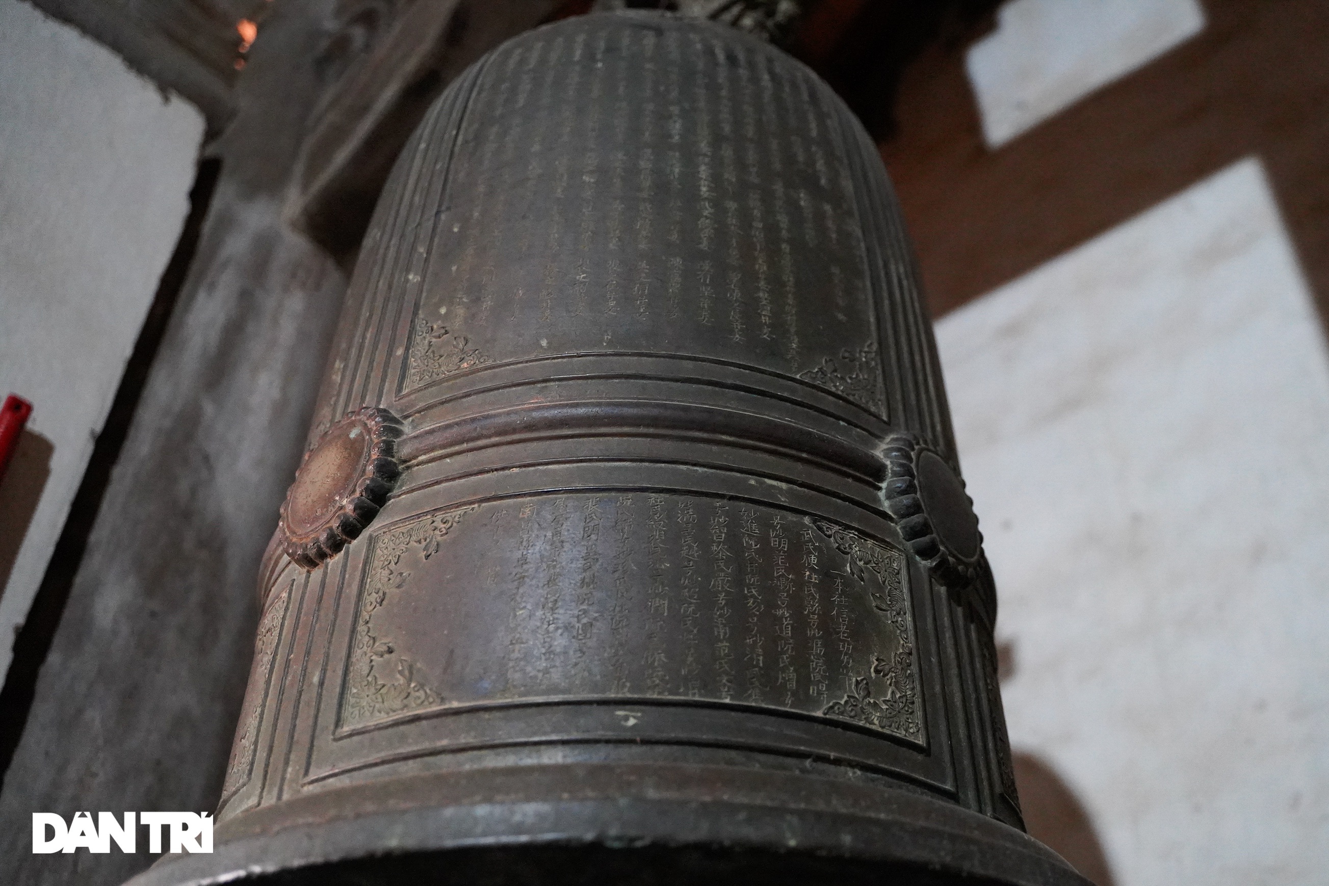 Admire the unique stone monuments and wooden statues in the 700-year-old ancient pagoda in the East - 15