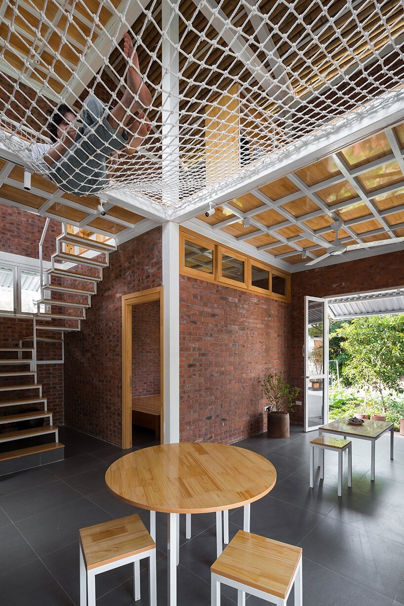 Báo nước ngoài ca ngợi nhà nổi 2 tầng độc đáo của Việt Nam - 4