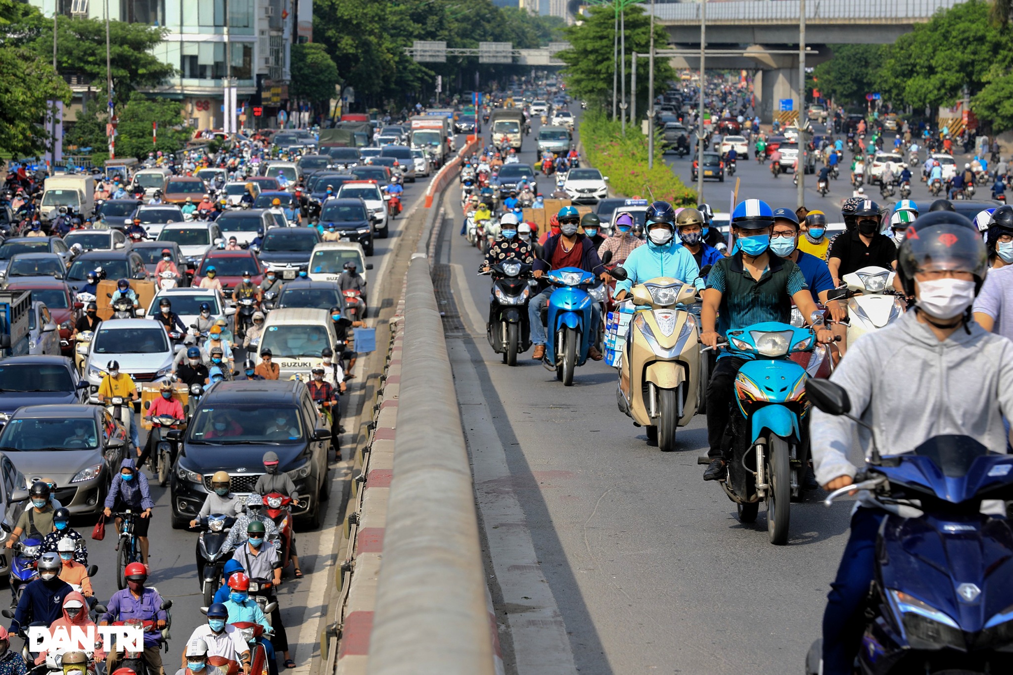 Hình ảnh đường phố Hà Nội ngày đầu thực hiện Công điện 15 - 19