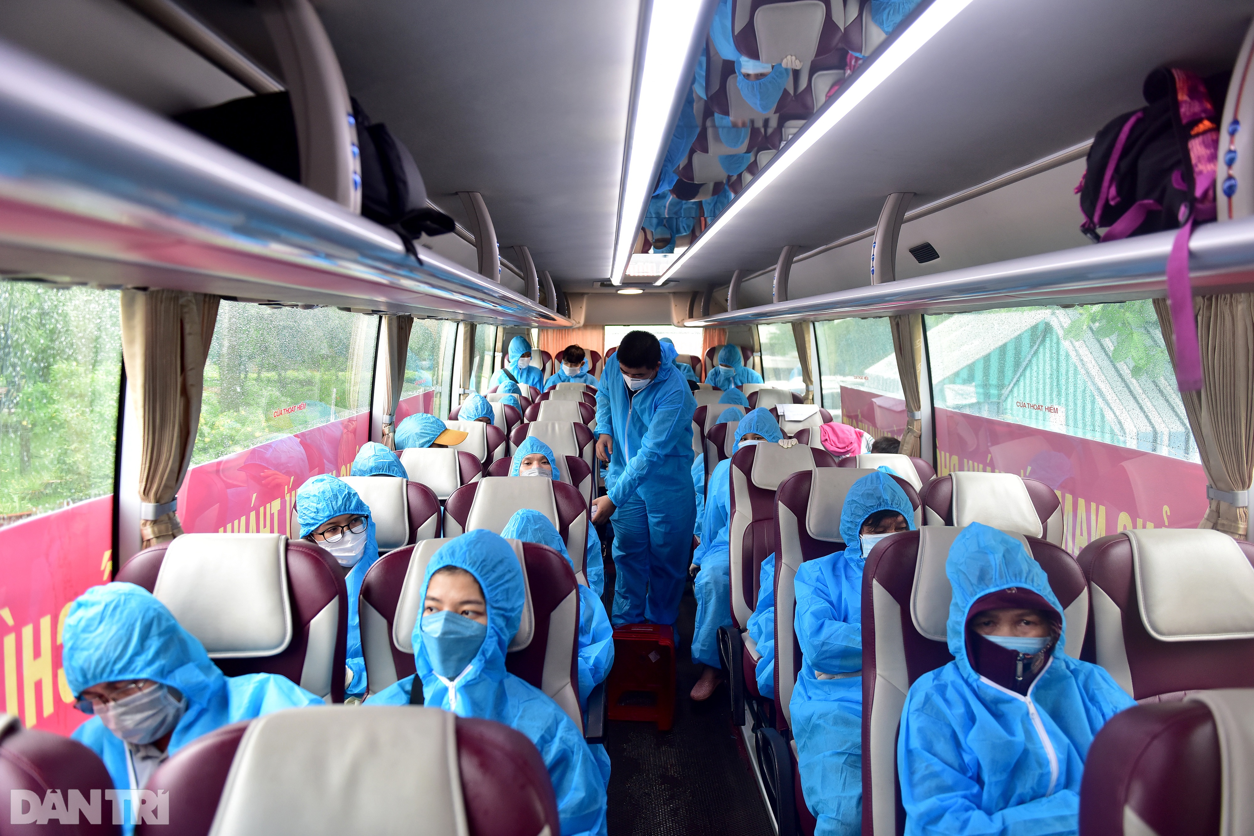 500 công dân Quảng Nam lên xe khách rời tâm dịch TPHCM trở về quê nhà - 5