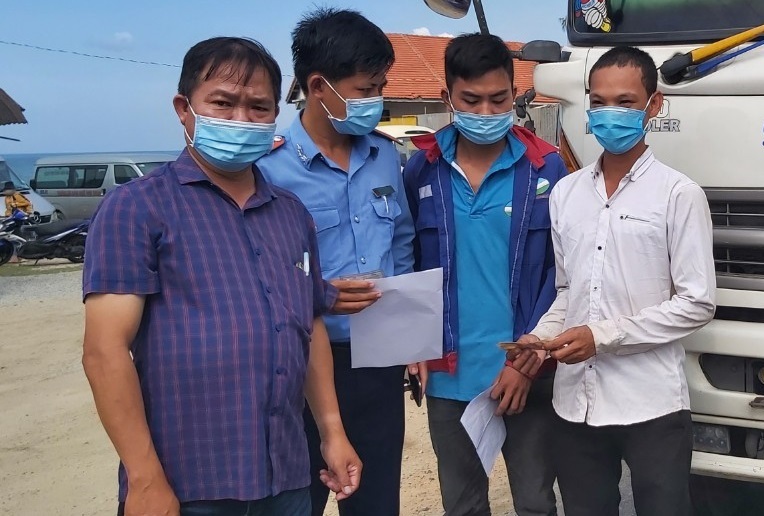 Thanh niên đạp xe hơn 800 km từ Bình Thuận về Huế, 3 ngày chỉ được ăn 4 bữa - 3 Thanh niên đạp xe hơn 800 km từ Bình Thuận về Huế, 3 ngày chỉ được ăn 4 bữa - 3