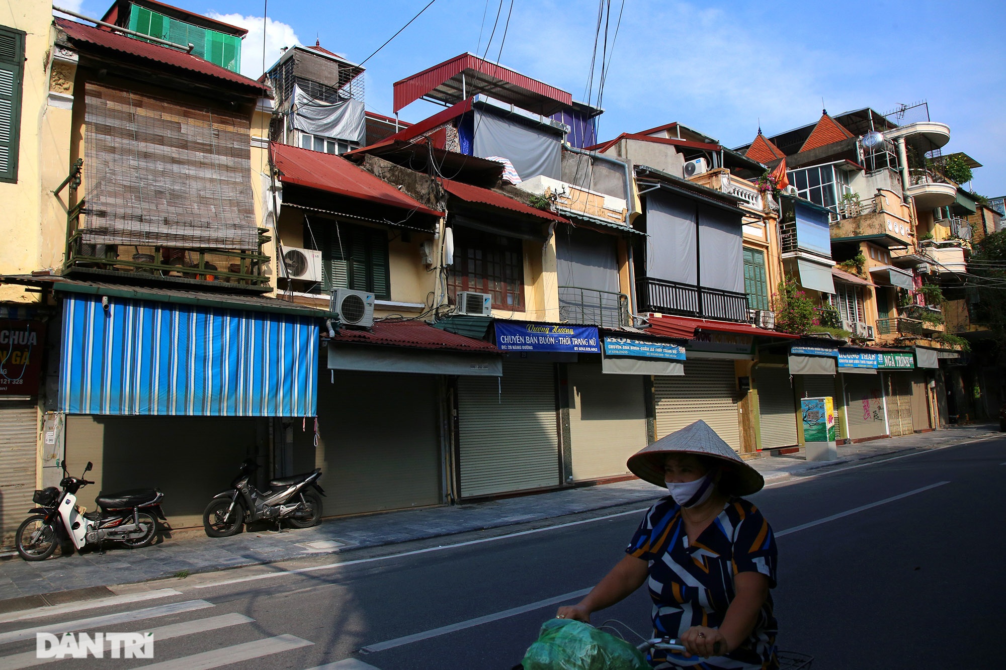 Hà Nội trầm lắng trong những ngày giãn cách - 1 Hà Nội trầm lắng trong những ngày giãn cách - 1