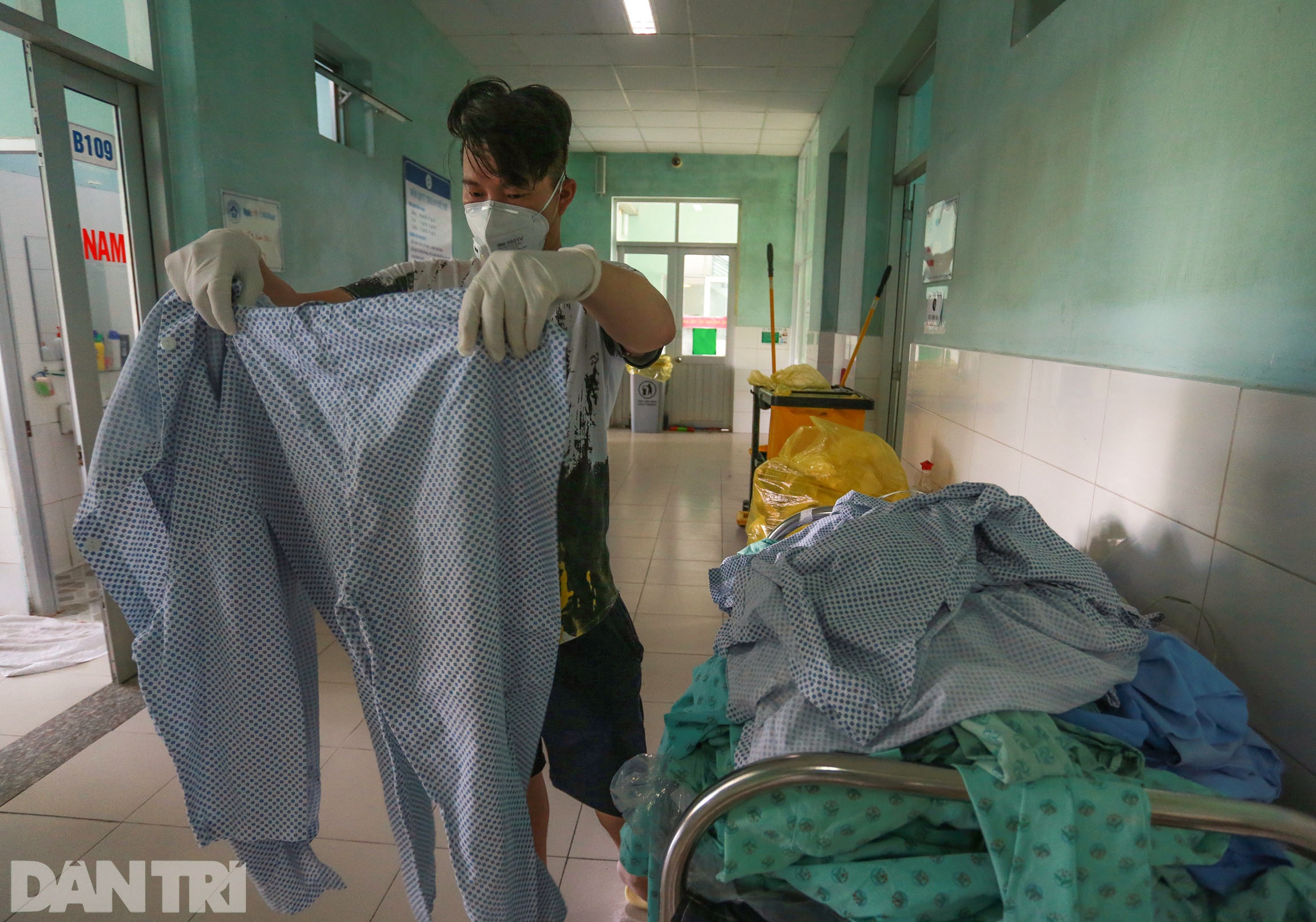 Chàng trai F0 xin làm lao công, gội đầu cho cả khoa điều trị Covid-19 - 3