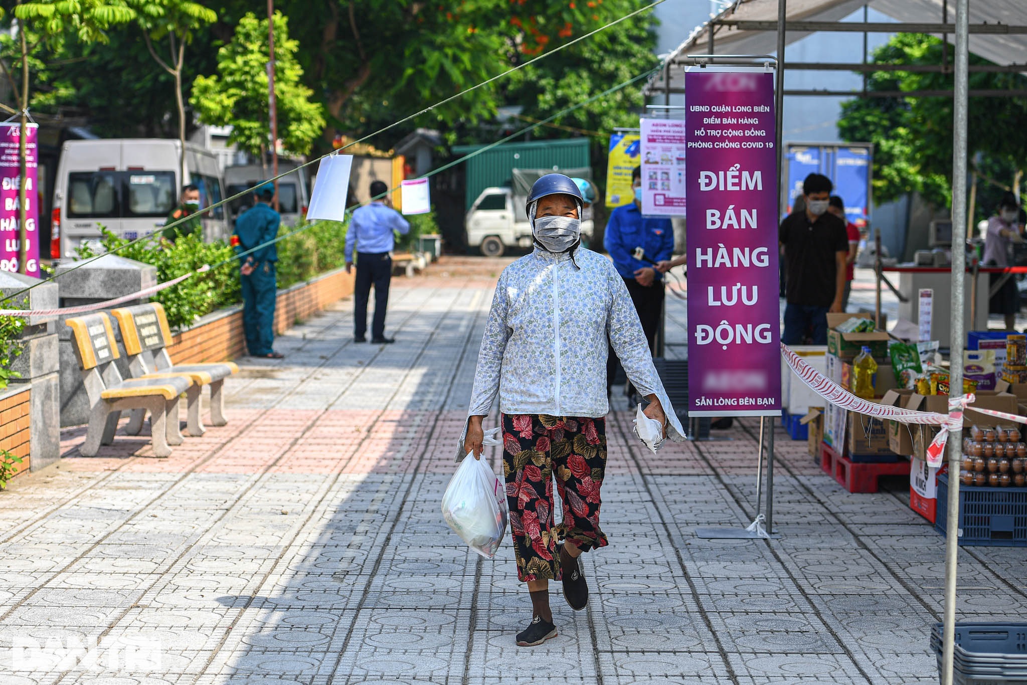 Mô hình xe bán hàng lưu động mùa dịch lần đầu tiên hoạt động tại Hà Nội - 9