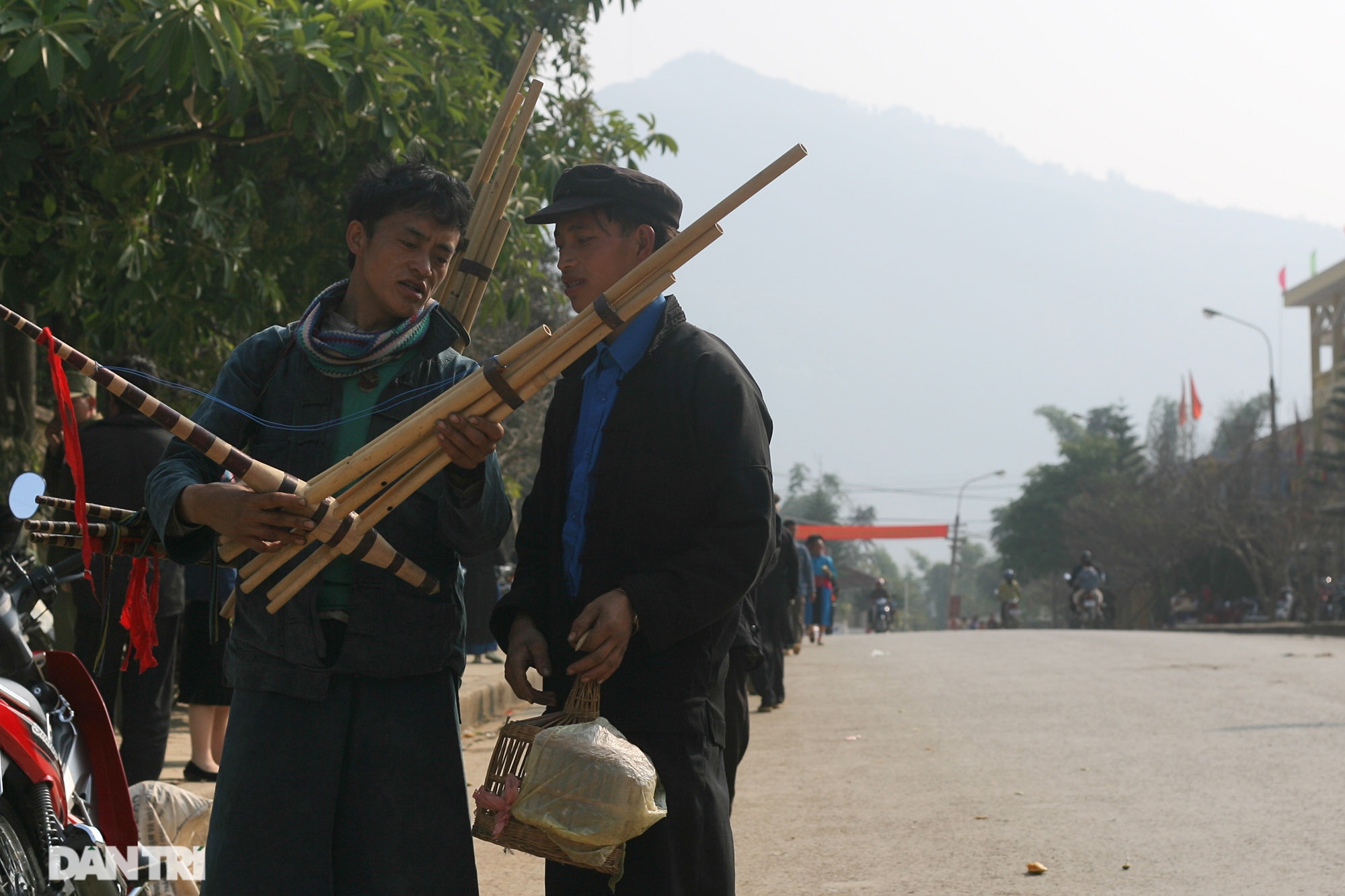 Remembering Dong Van market a long time ago - 12