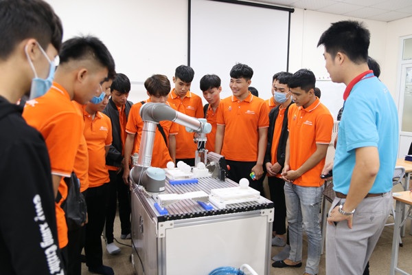 Hơn 10.000 sinh viên đã nhập học Cao đẳng FPT Polytechnic - 2
