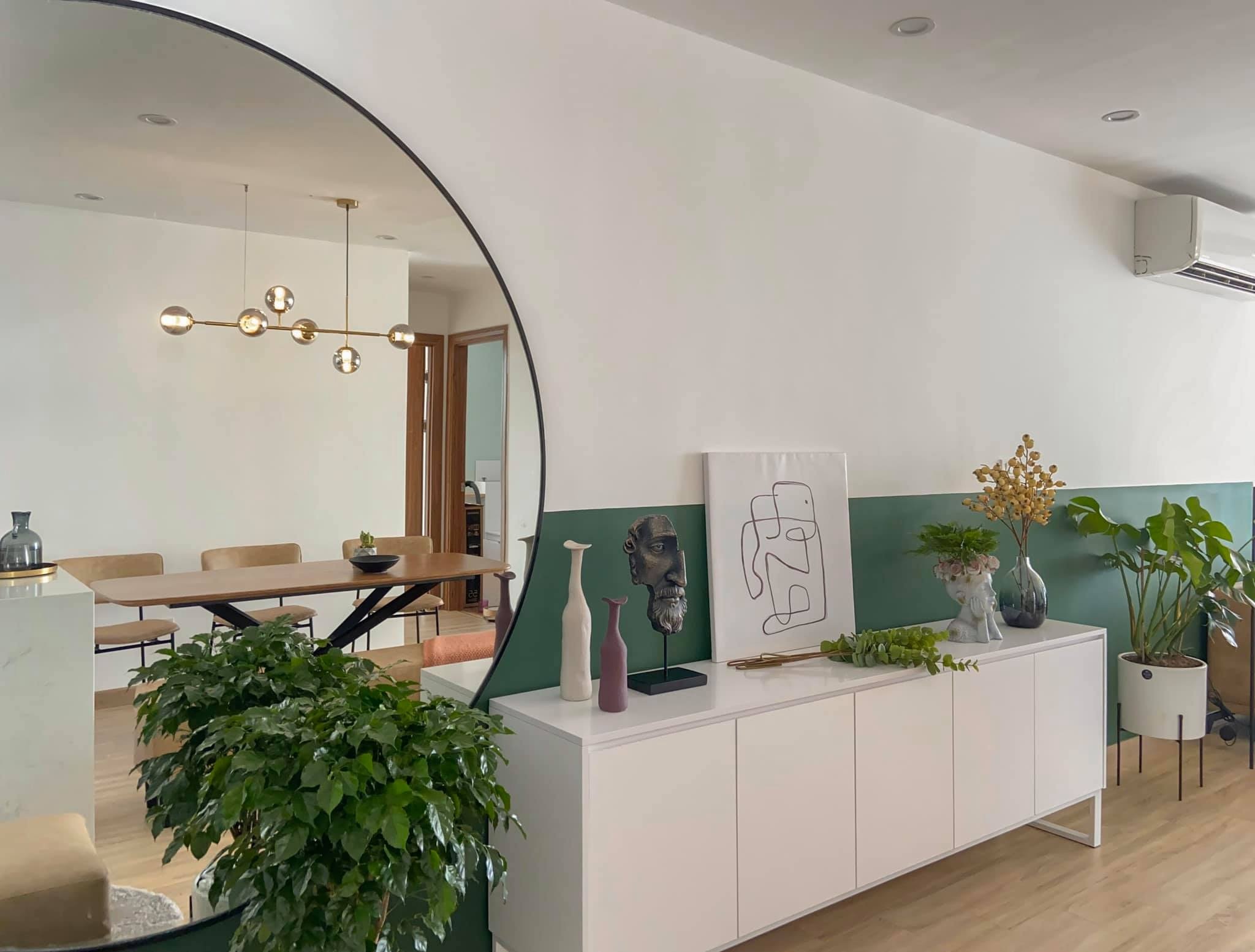 Ngắm căn hộ của gia chủ khó tính: Nội thất đẹp, lạ với tông màu xanh đậm - 4 Ngắm căn hộ của gia chủ khó tính: Nội thất đẹp, lạ với tông màu xanh đậm - 4