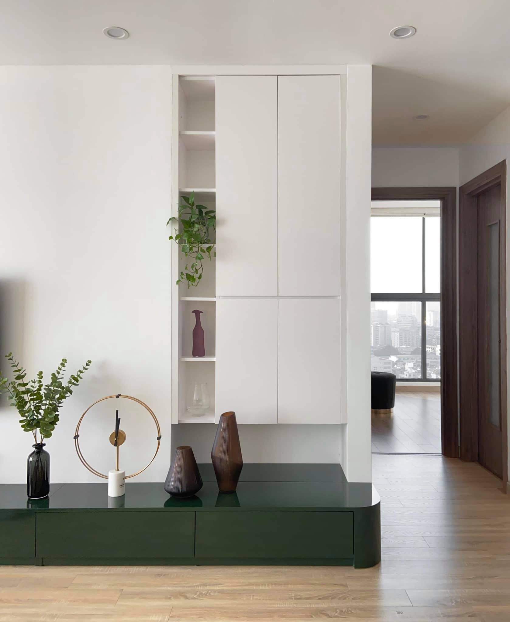 Ngắm căn hộ của gia chủ khó tính: Nội thất đẹp, lạ với tông màu xanh đậm - 9 Ngắm căn hộ của gia chủ khó tính: Nội thất đẹp, lạ với tông màu xanh đậm - 9