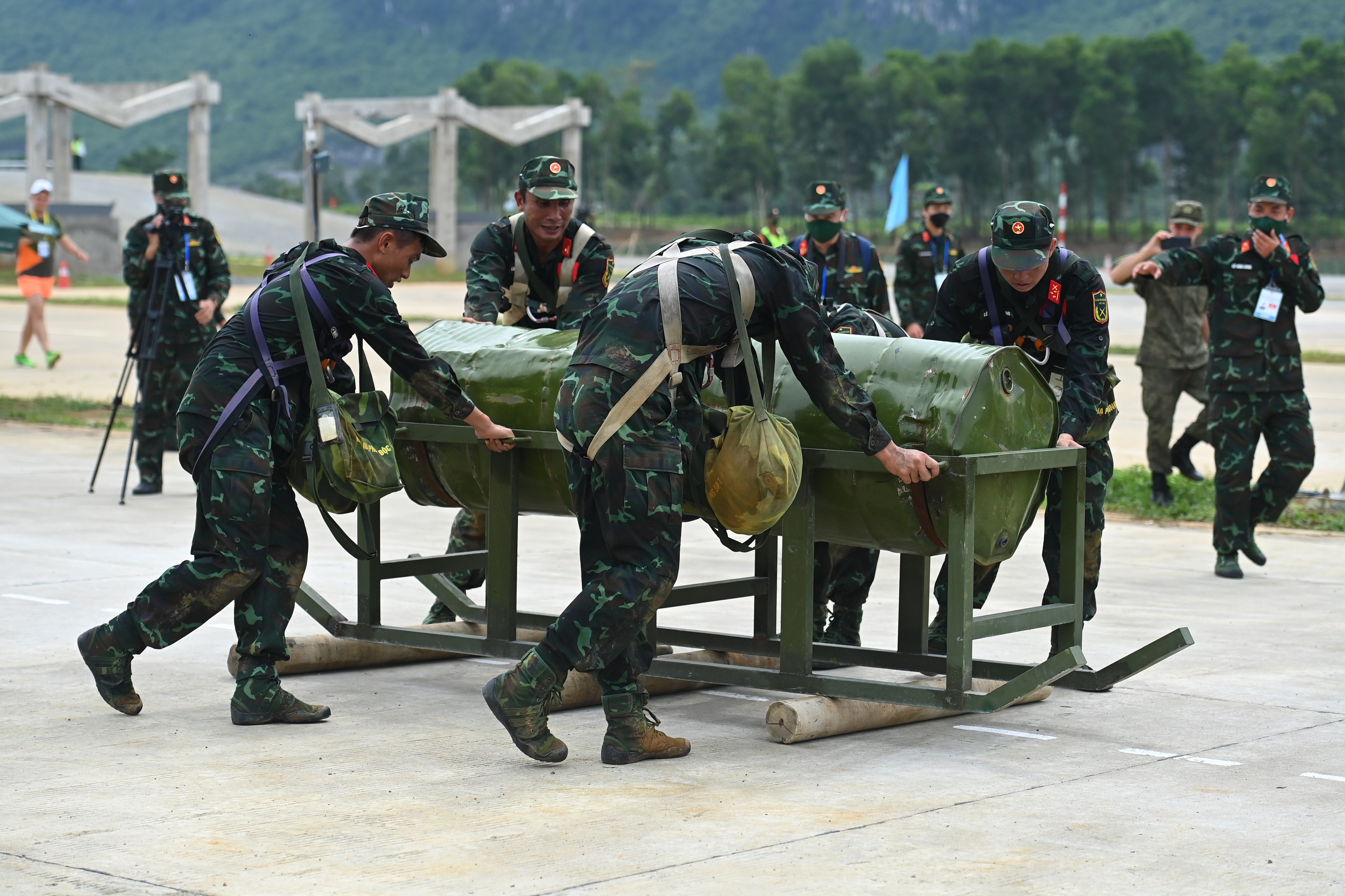 Quyết liệt cuộc tranh tài giữa đội Việt Nam và Nga nội dung Vùng tai nạn - 18