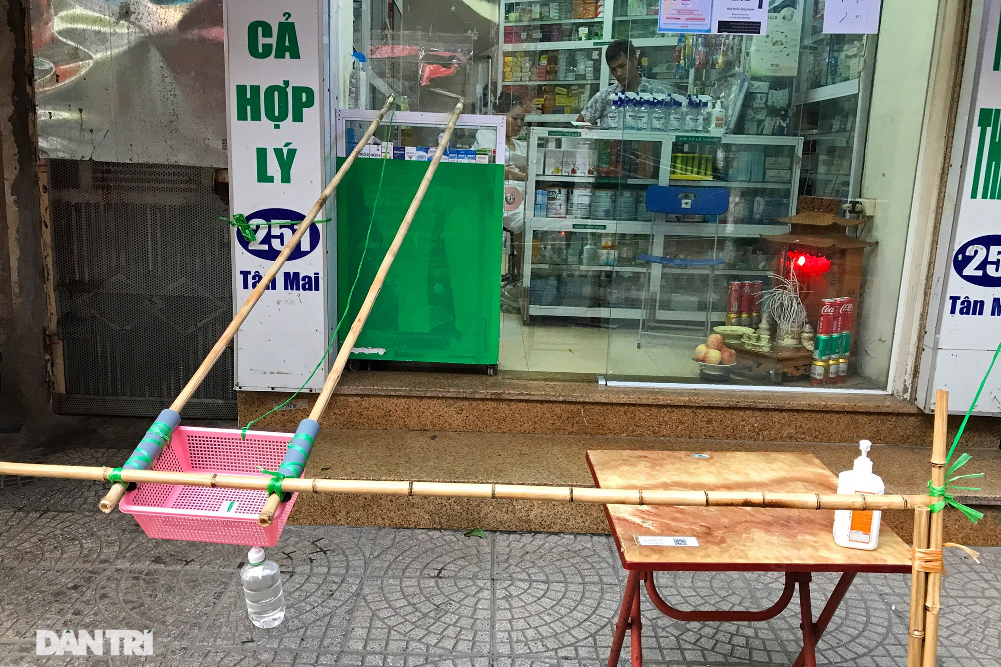 Những kiểu mua bán lạ mắt trong thời gian giãn cách xã hội ở Hà Nội - 1